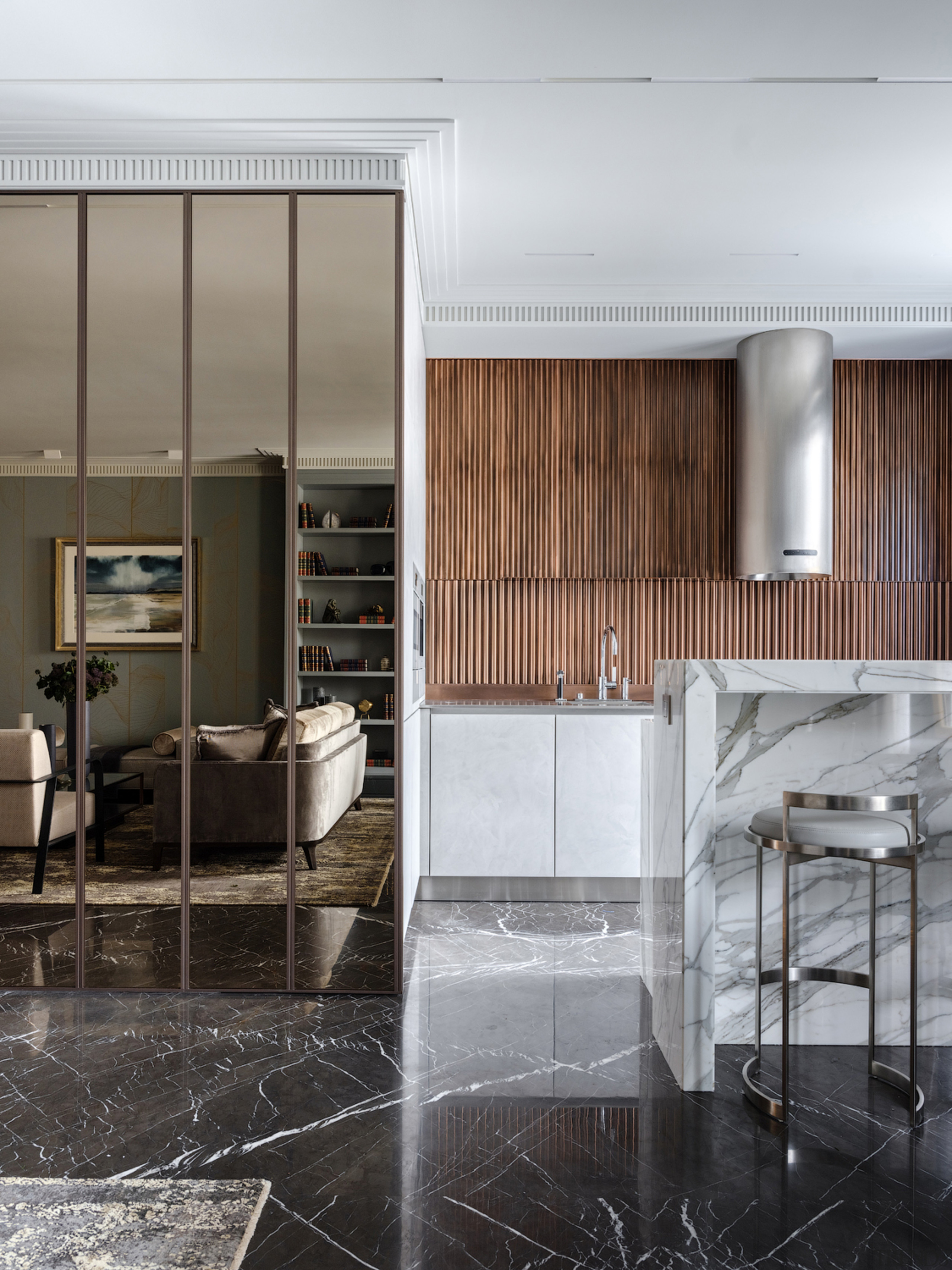 Kitchen and mirror wall. - Symphony in grey 