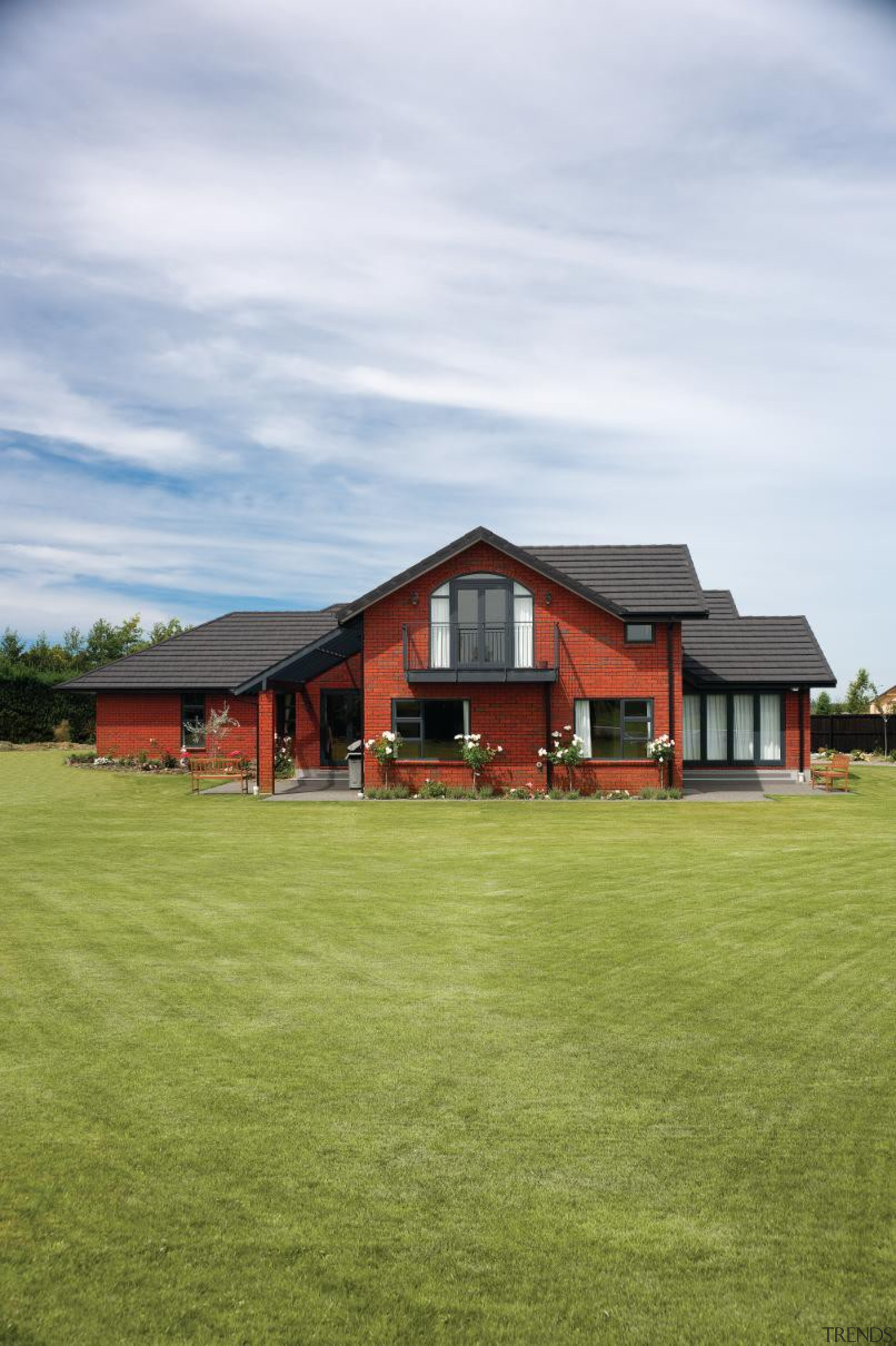 Warm natural colours bring a classic eleganceOur Settlers barn, cloud, cottage, estate, facade, farm, farmhouse, field, grass, grassland, home, house, land lot, landscape, lawn, meadow, pasture, property, real estate, residential area, roof, rural area, siding, sky, white, yellow