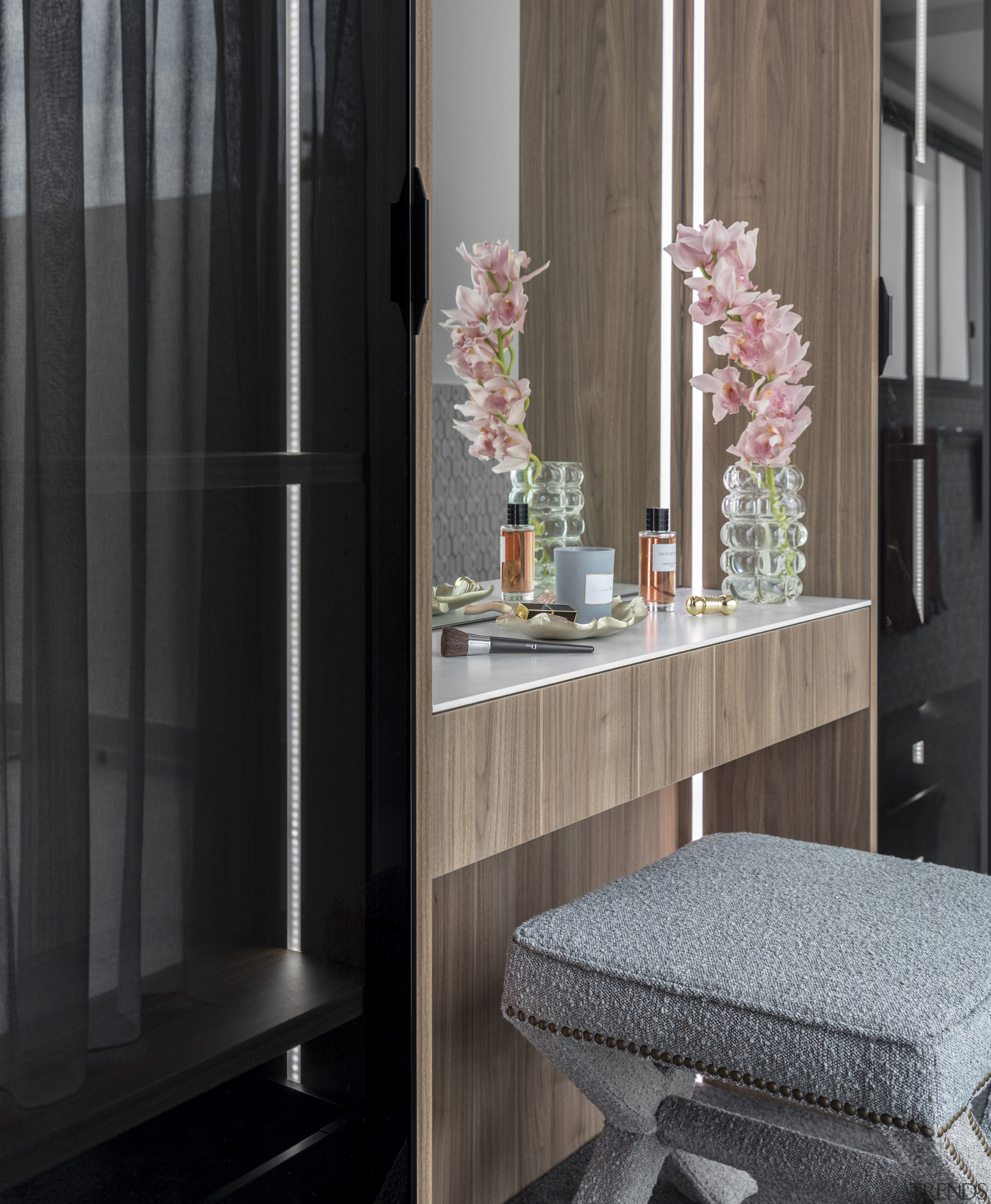 Make-up station together with contemporary take on Hollywood-style 