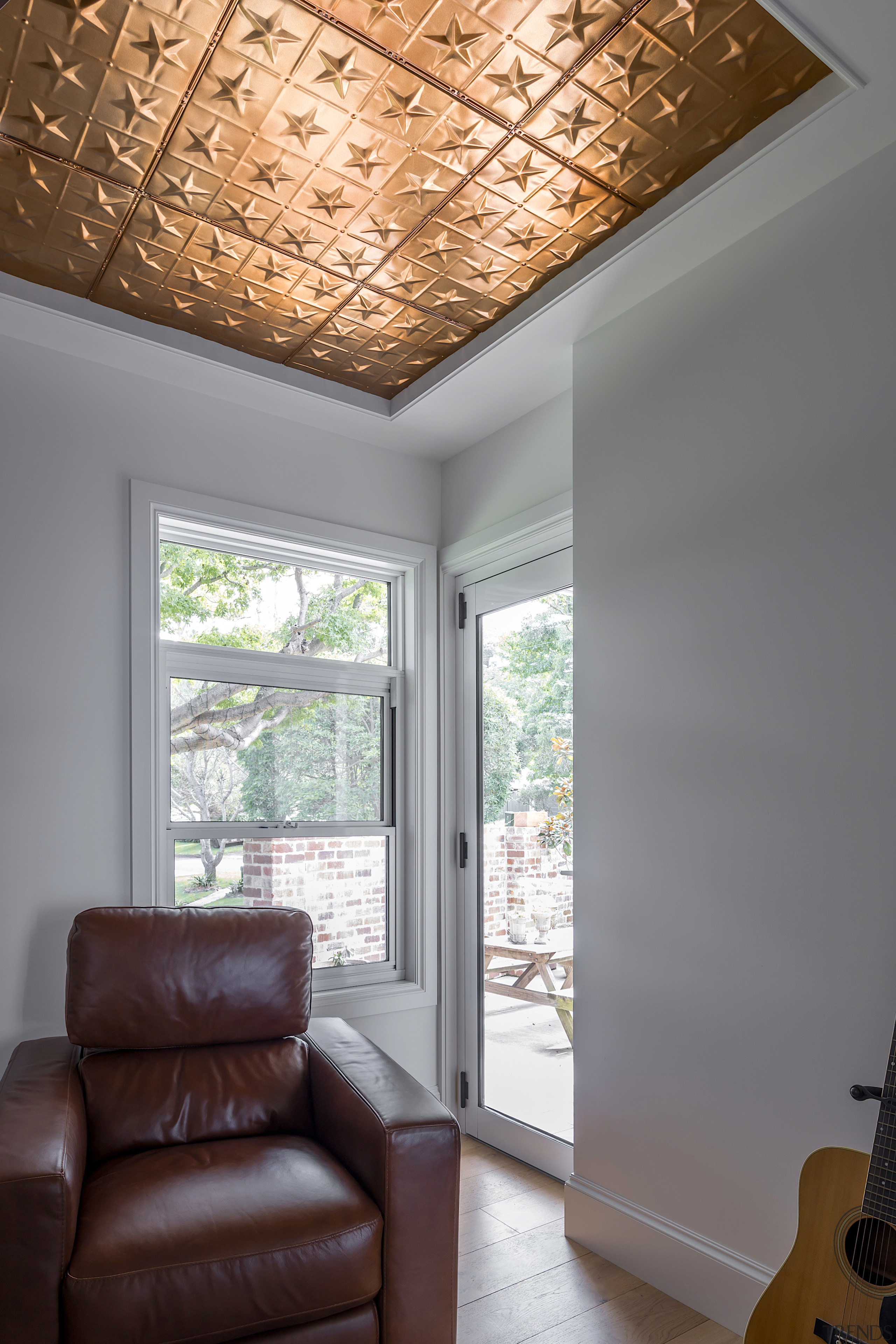 Study with feature copper ceiling. - The warmth 