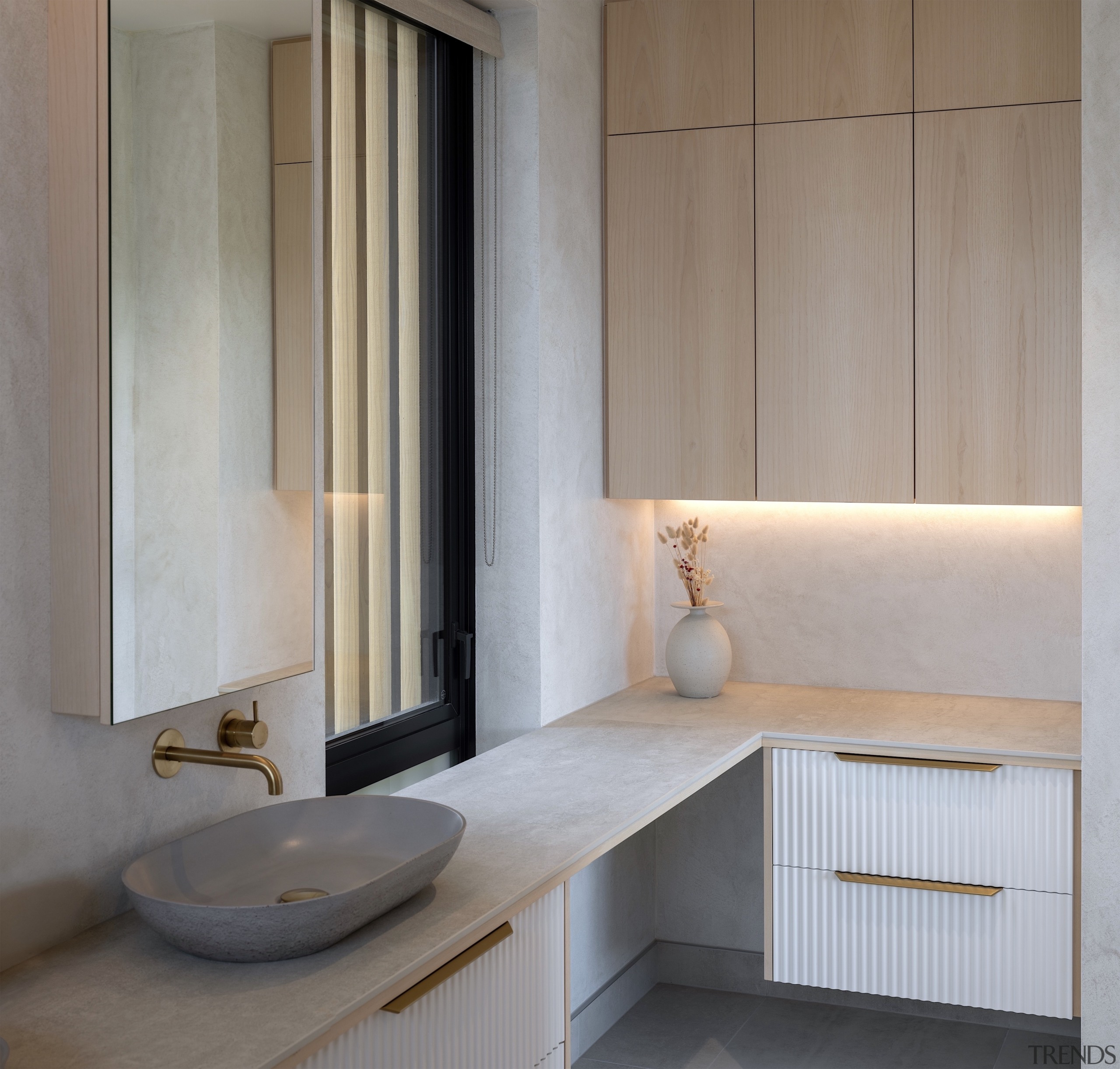 Master ensuite in a symphony of pale tones 