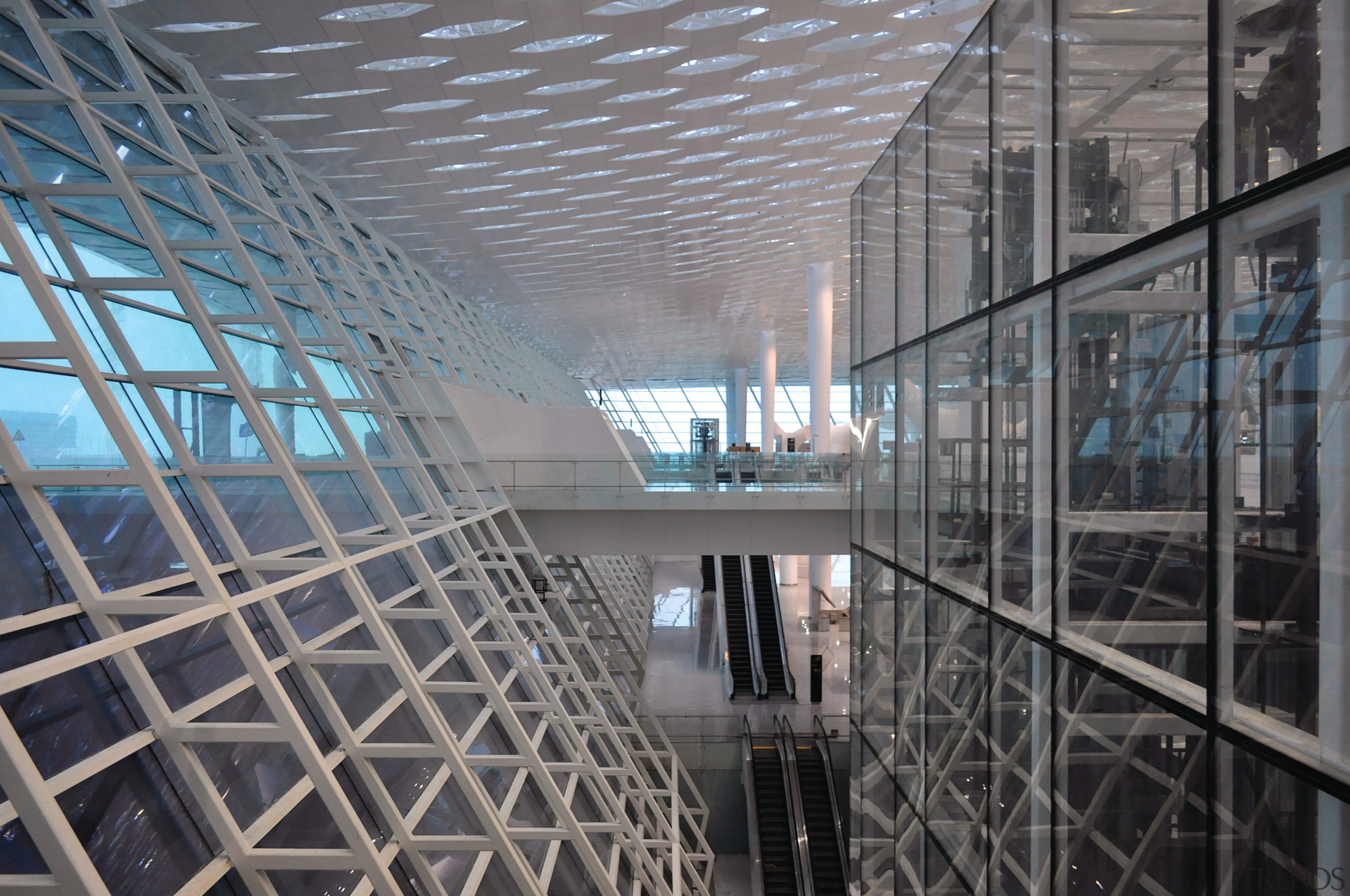 This multi-level concourse allows vistas through the building, architecture, building, daylighting, daytime, glass, headquarters, metropolis, metropolitan area, mixed use, reflection, skyscraper, structure, tourist attraction, gray, black