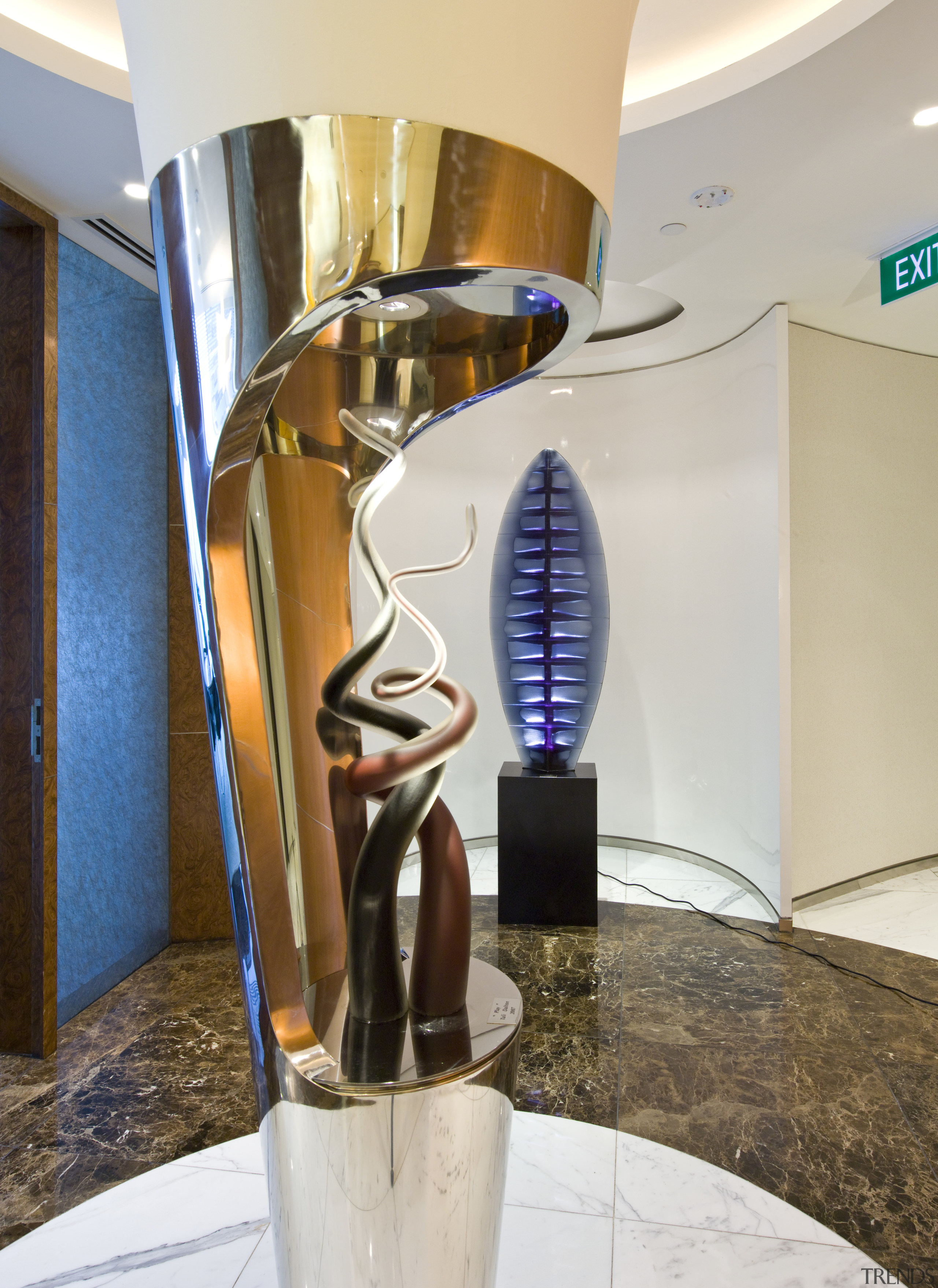 View of a sculpture in the corridor with interior design, gray