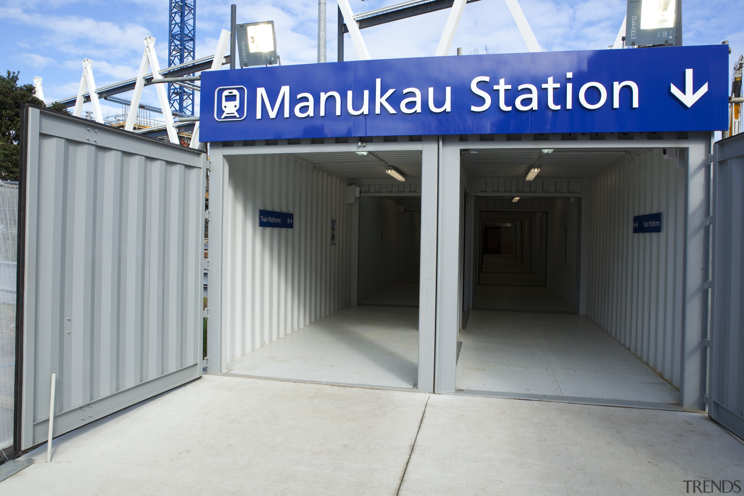 Manukau train station - Manukau train station - building, real estate, structure, gray