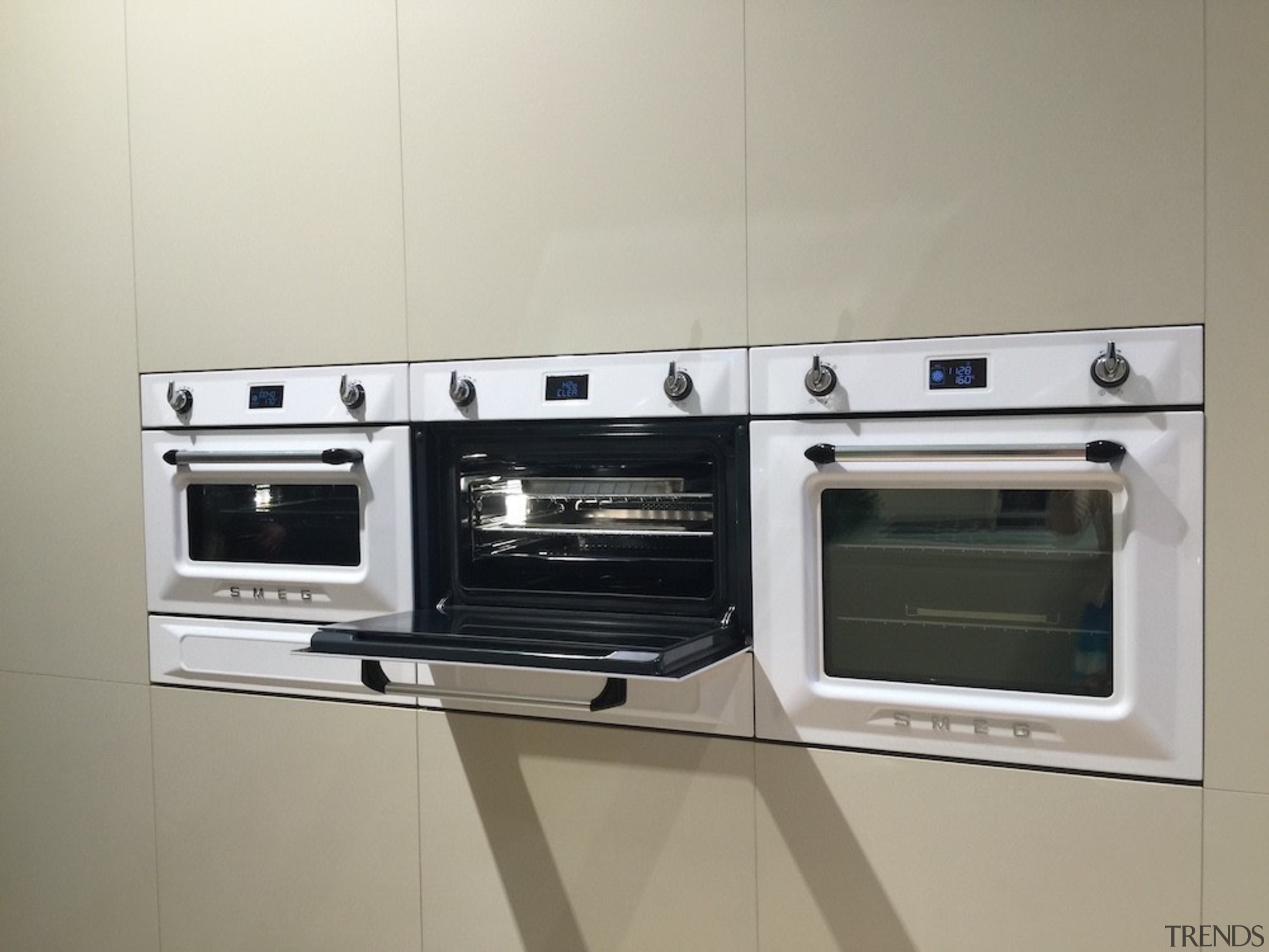 The Smeg Victoria range now includes integrated ovens electronics, gas stove, home appliance, kitchen, kitchen appliance, kitchen stove, major appliance, microwave oven, oven, gray, white