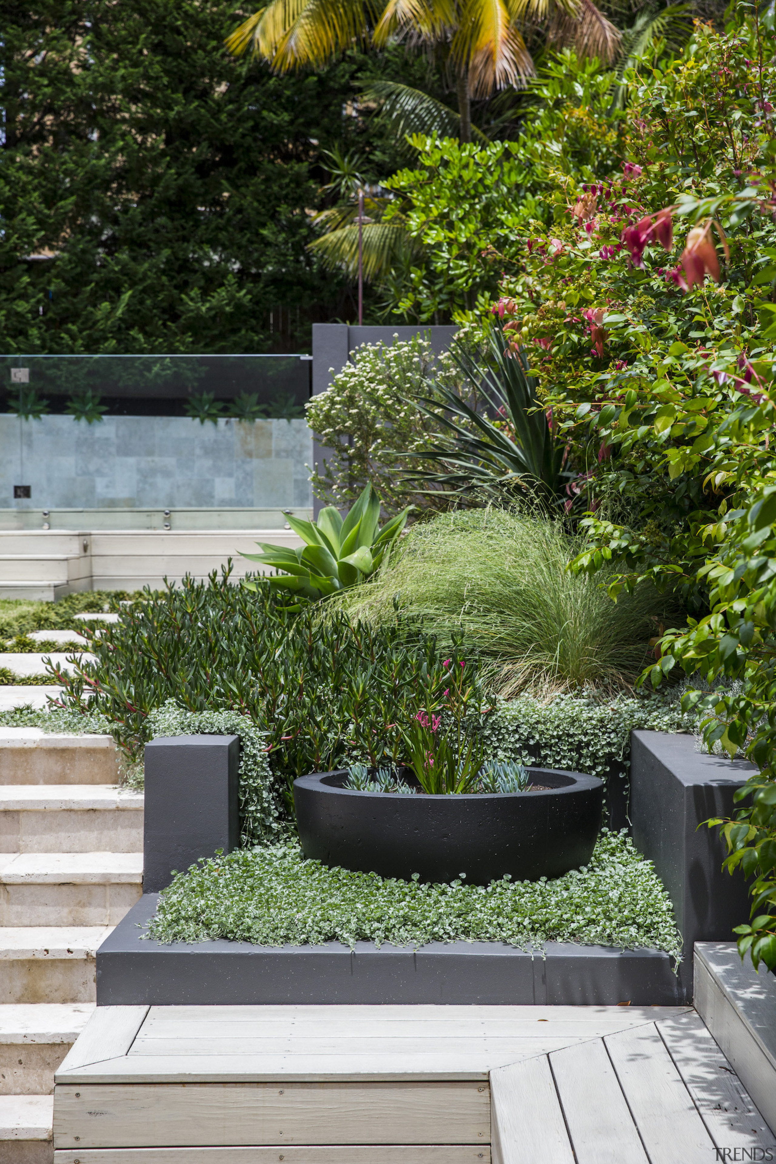 Garden Project By Landart Landscapes. Photography: Jason Busch backyard, courtyard, flowerpot, garden, grass, houseplant, landscape, landscaping, outdoor structure, plant, shrub, tree, walkway, yard, brown, gray