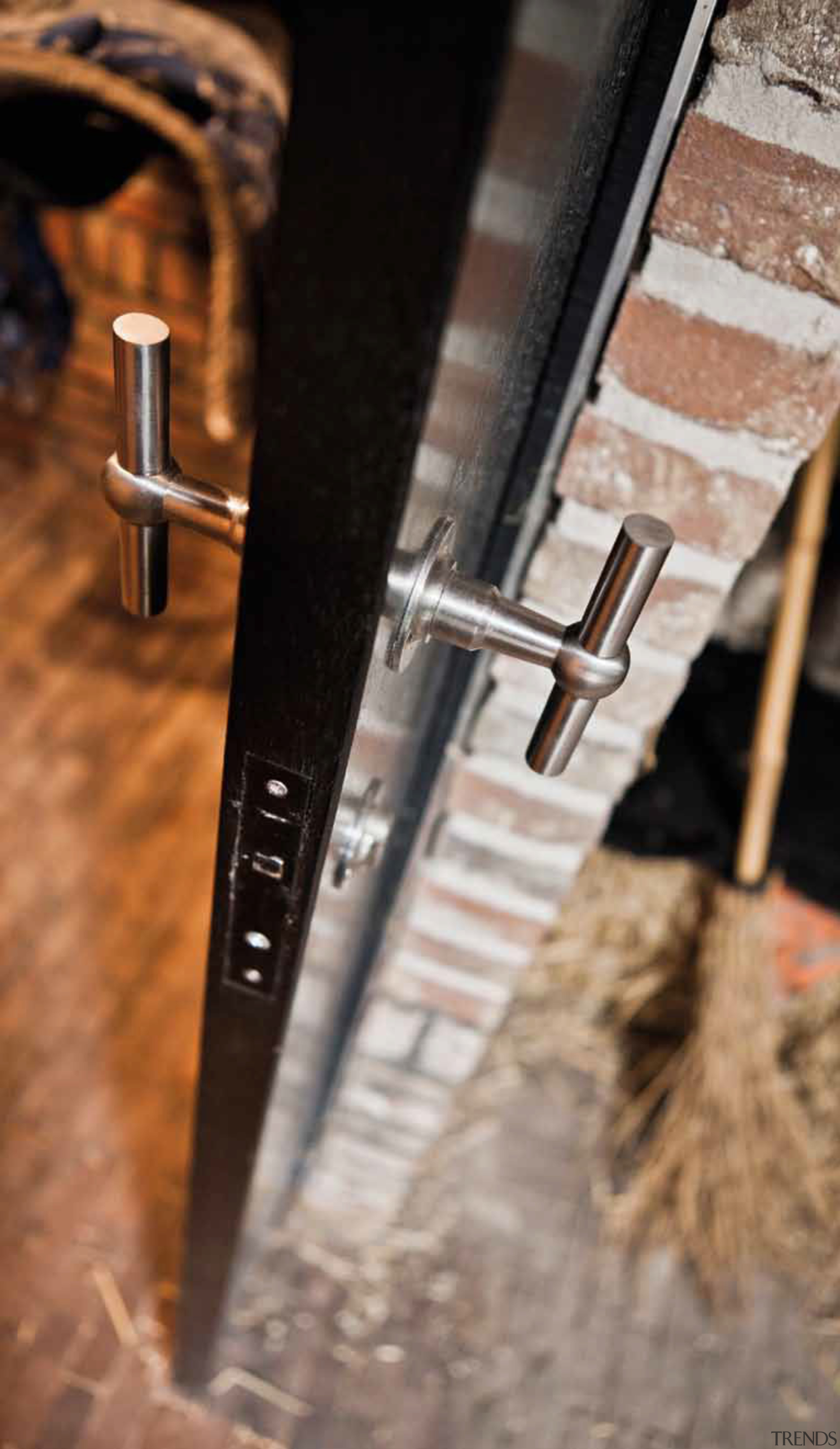 FVT85/40 - Solid Unsprung Lever Handle Attached to metal, wood, gray, black