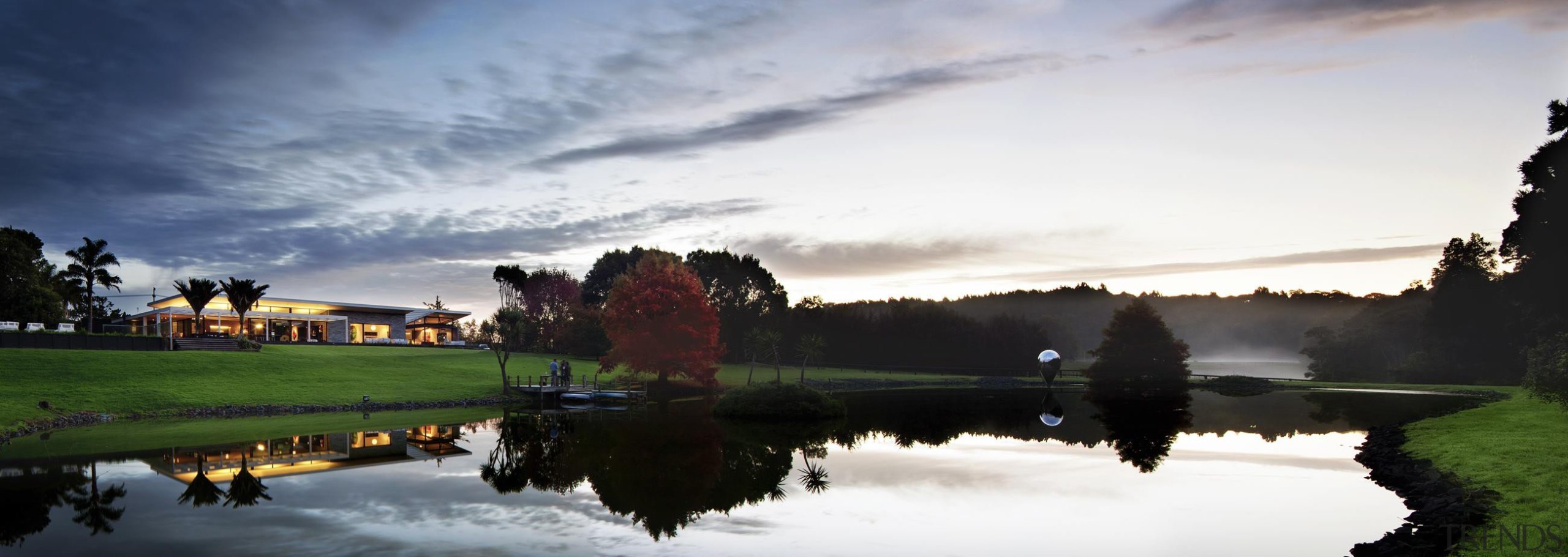 Coatesville House - Coatesville House - atmosphere | atmosphere, bank, cloud, dawn, evening, grass, horizon, lake, landscape, morning, nature, phenomenon, reflection, river, sky, sunlight, tree, water, waterway, gray