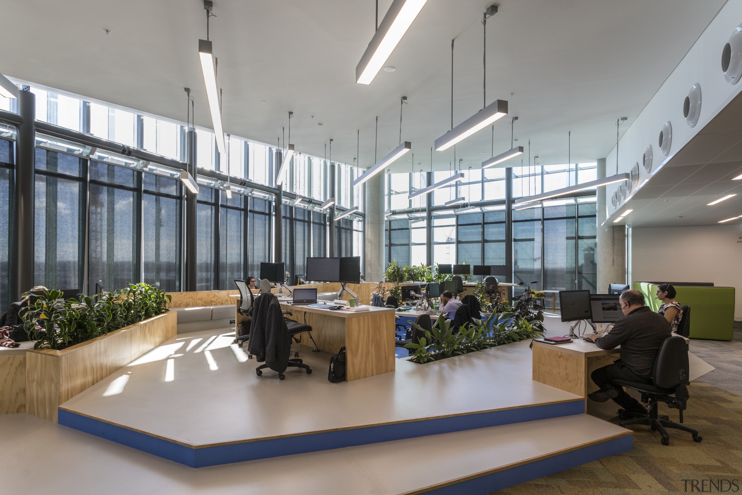 Work areas on four floors in the glazed architecture, daylighting, interior design, lobby, office, gray