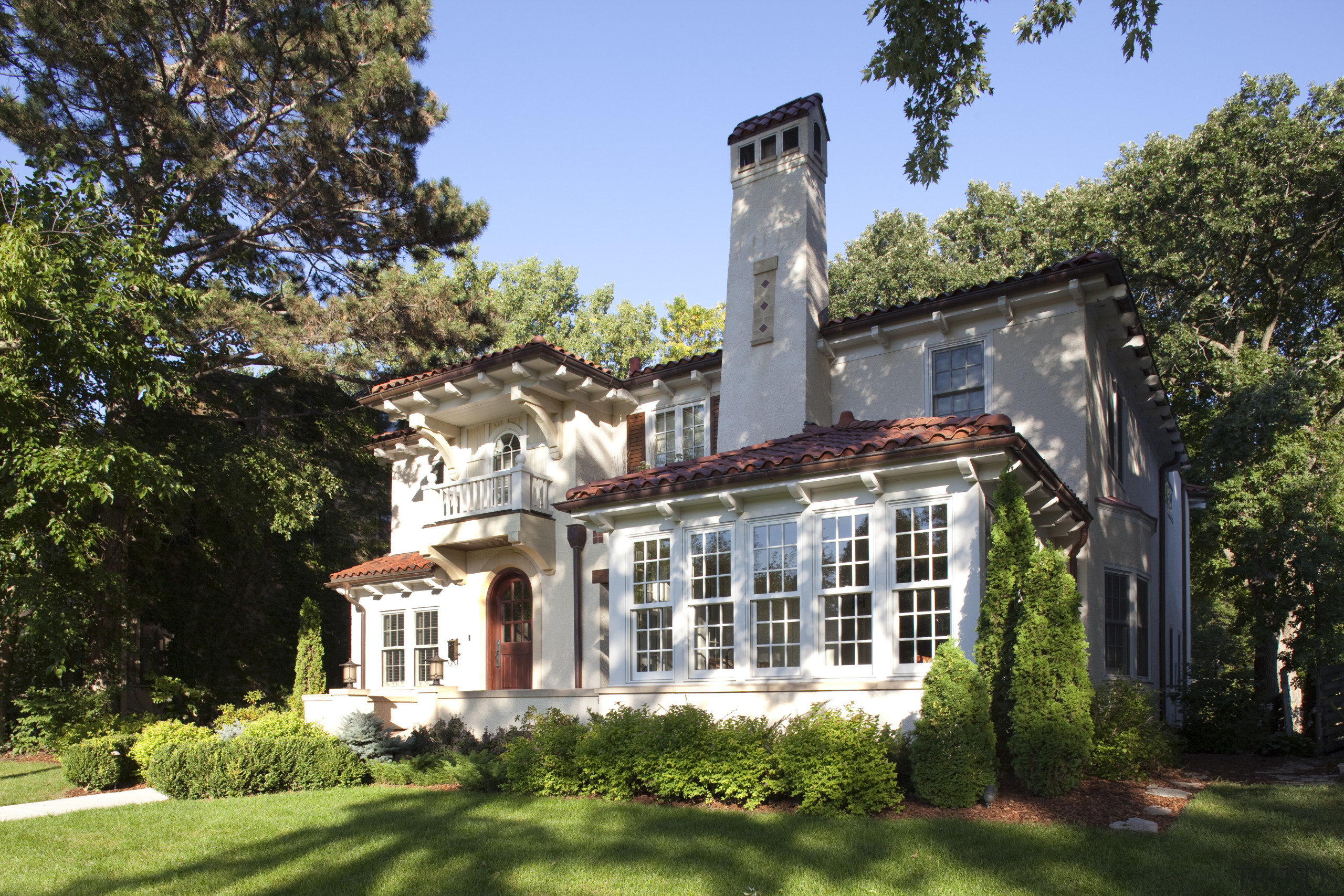 This house was remodeled by Tom Ellison of building, cottage, estate, facade, farmhouse, historic house, home, house, manor house, mansion, national trust for places of historic interest or natural beauty, plantation, property, real estate, stately home, villa, brown