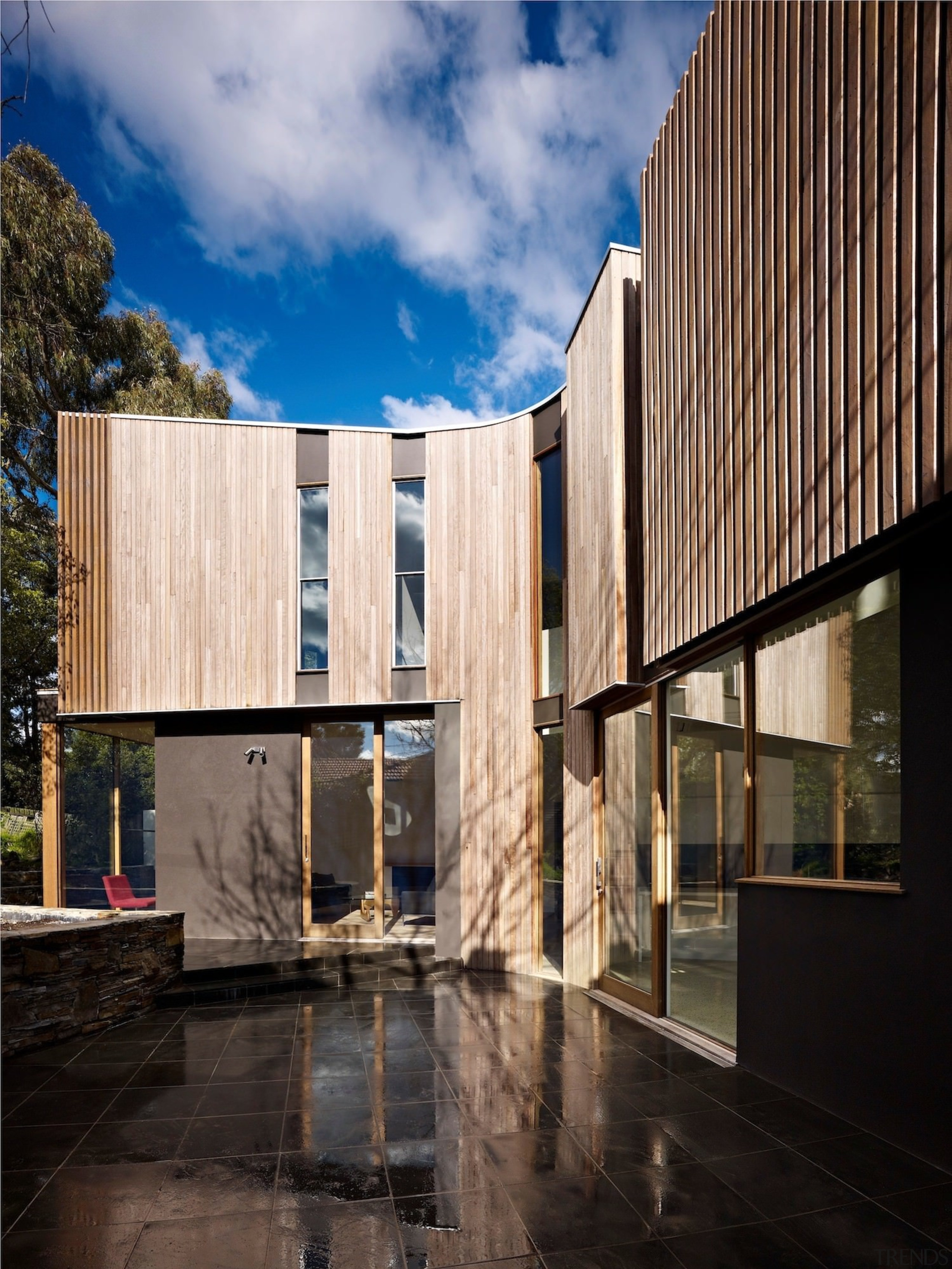 Architect: Steffen Welsch ArchitectsPhotography: Rhiannon Slatter apartment, architecture, building, condominium, facade, home, house, real estate, reflection, residential area, sky, wood, black