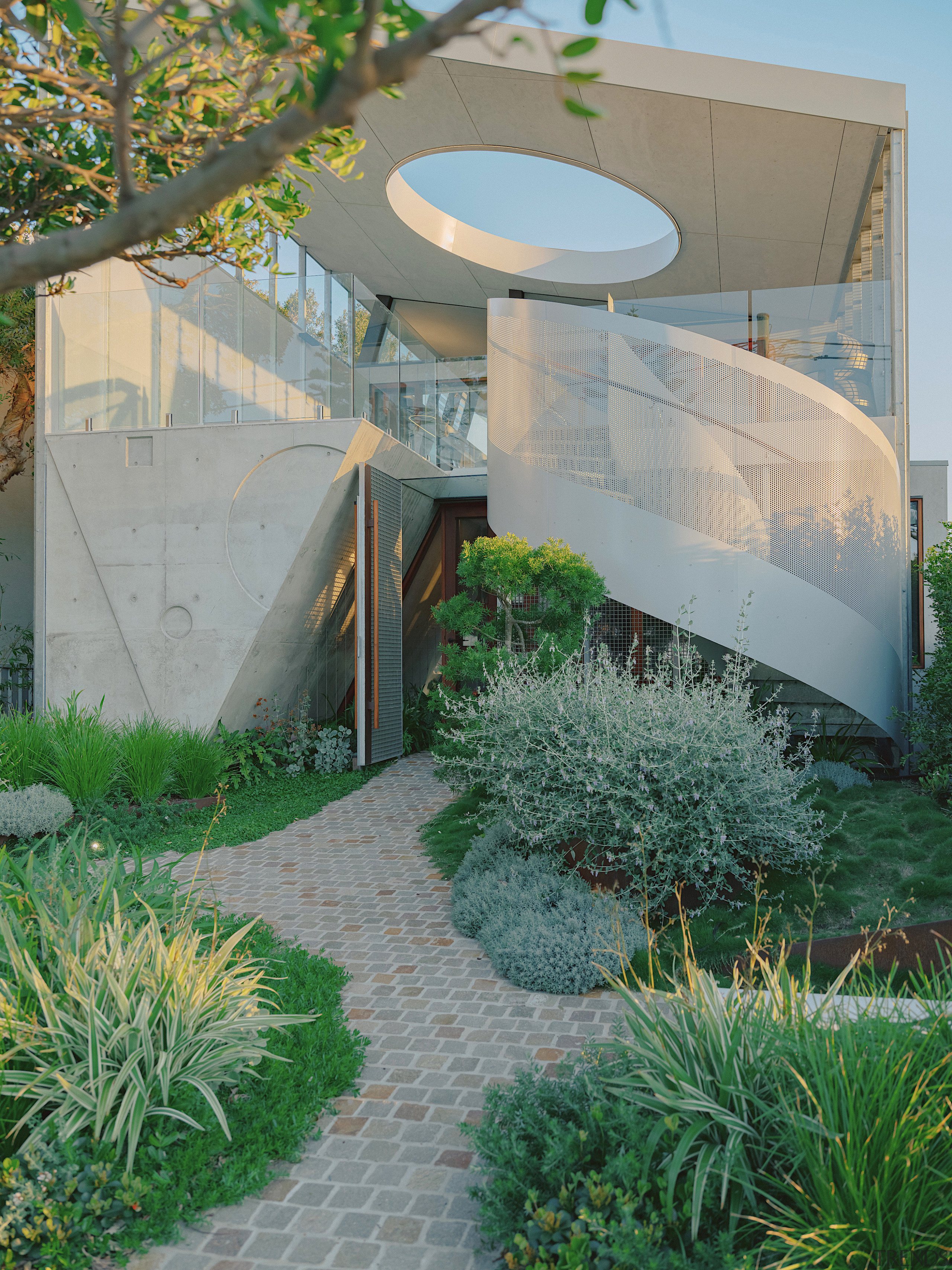 Front entry with external circulation stair on one 