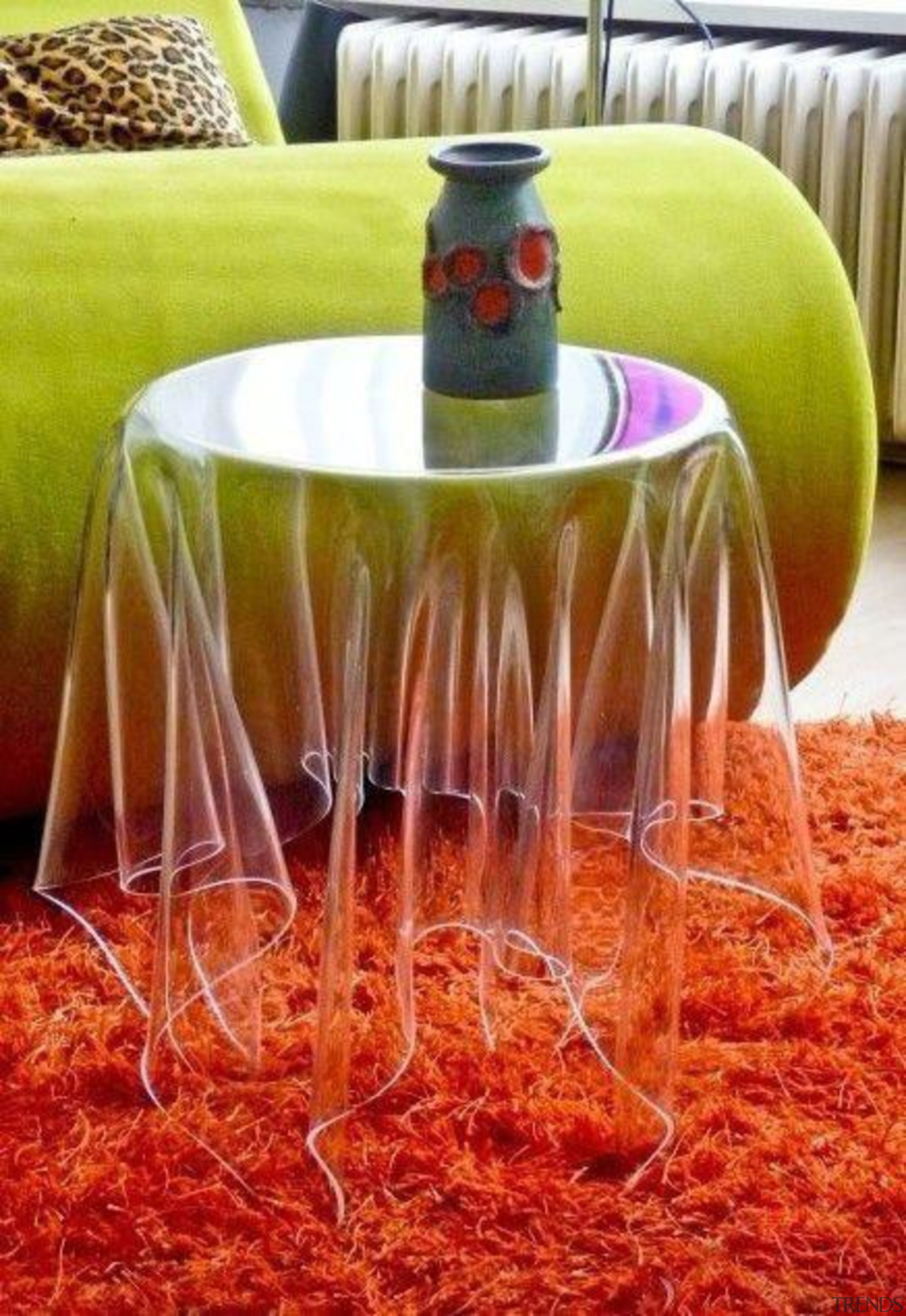 7df338fa3fd9572063bb56545776349c.jpg - 7df338fa3fd9572063bb56545776349c.jpg - grass | table | grass, table, red