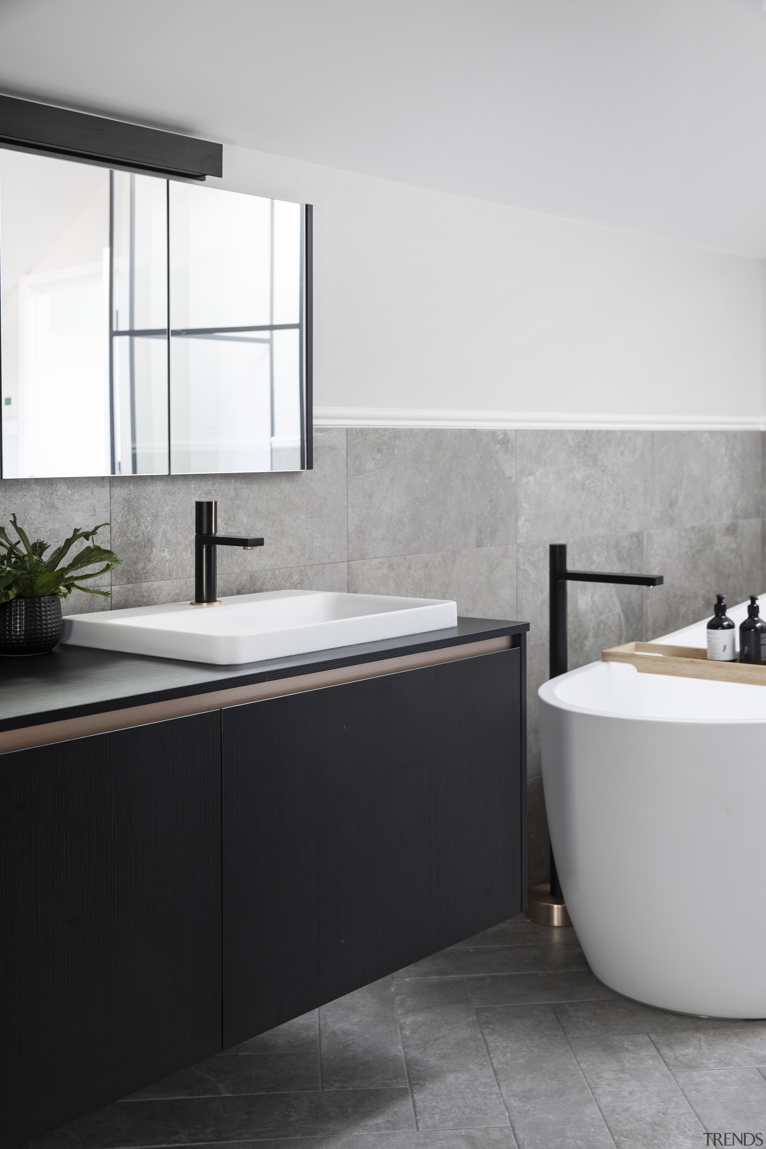 The natural palette of tiles in large format 