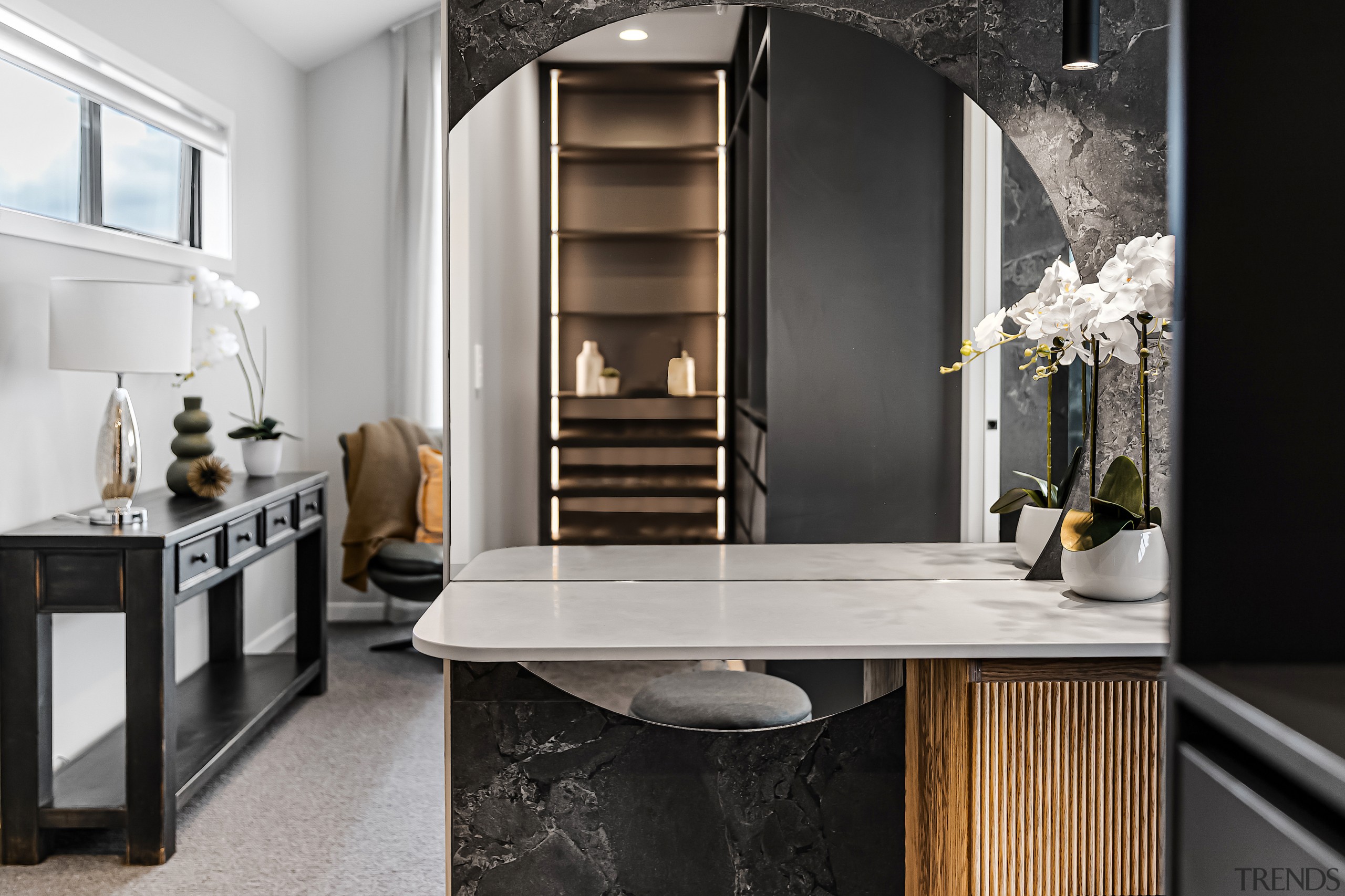 The mirror on the makeup side was cut 