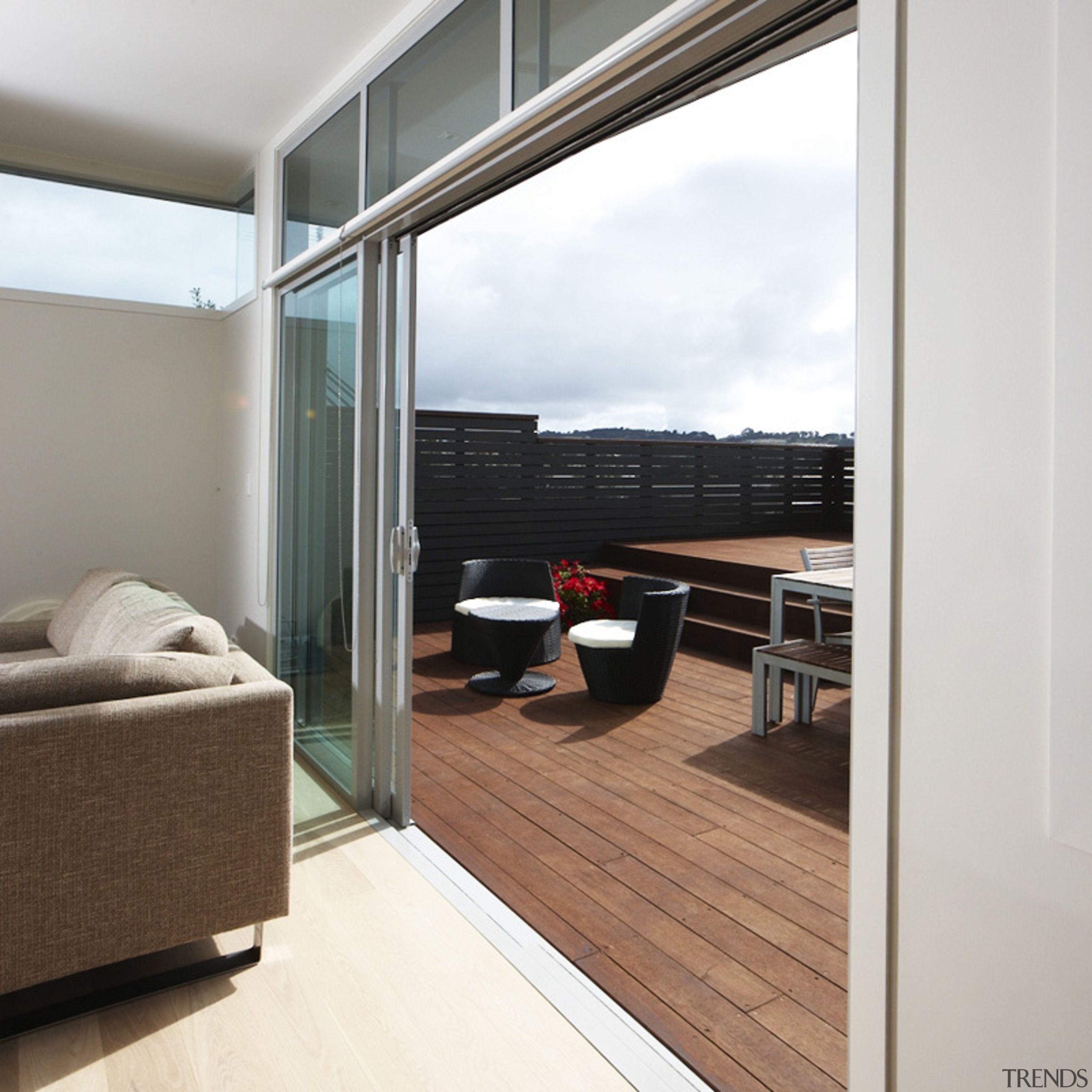 Eurostacker door – large opening and clerestory windows 