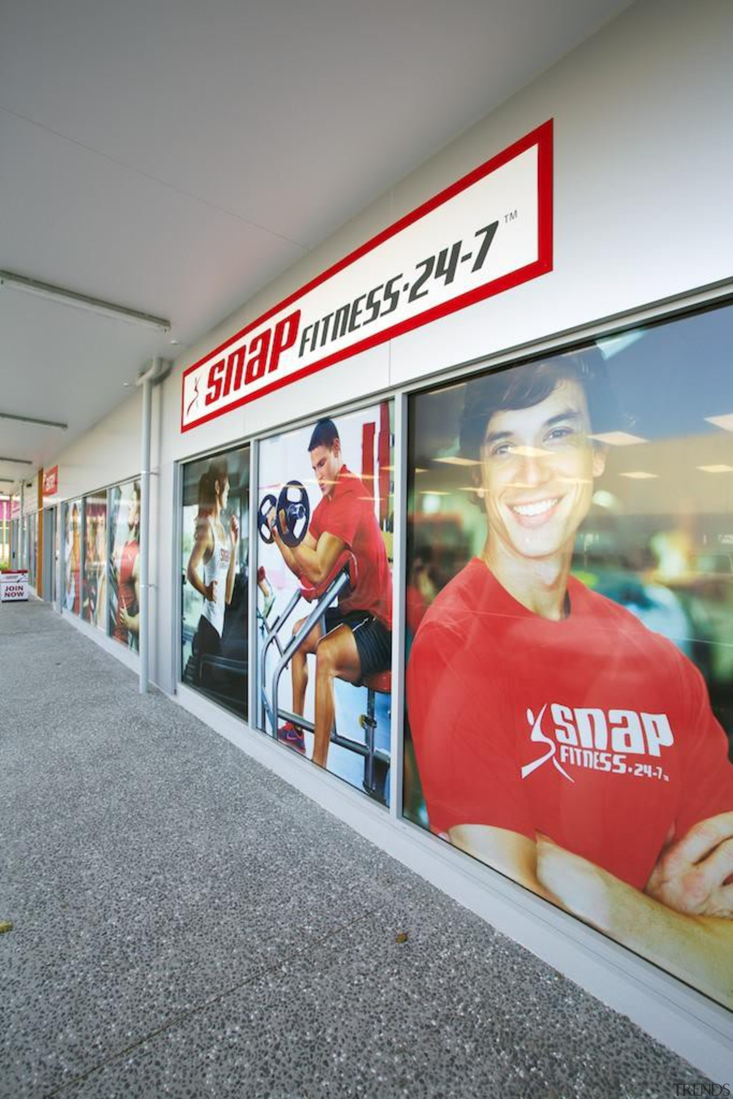 As commercial cleaning specialist’s, we have a highly advertising, red, retail, gray