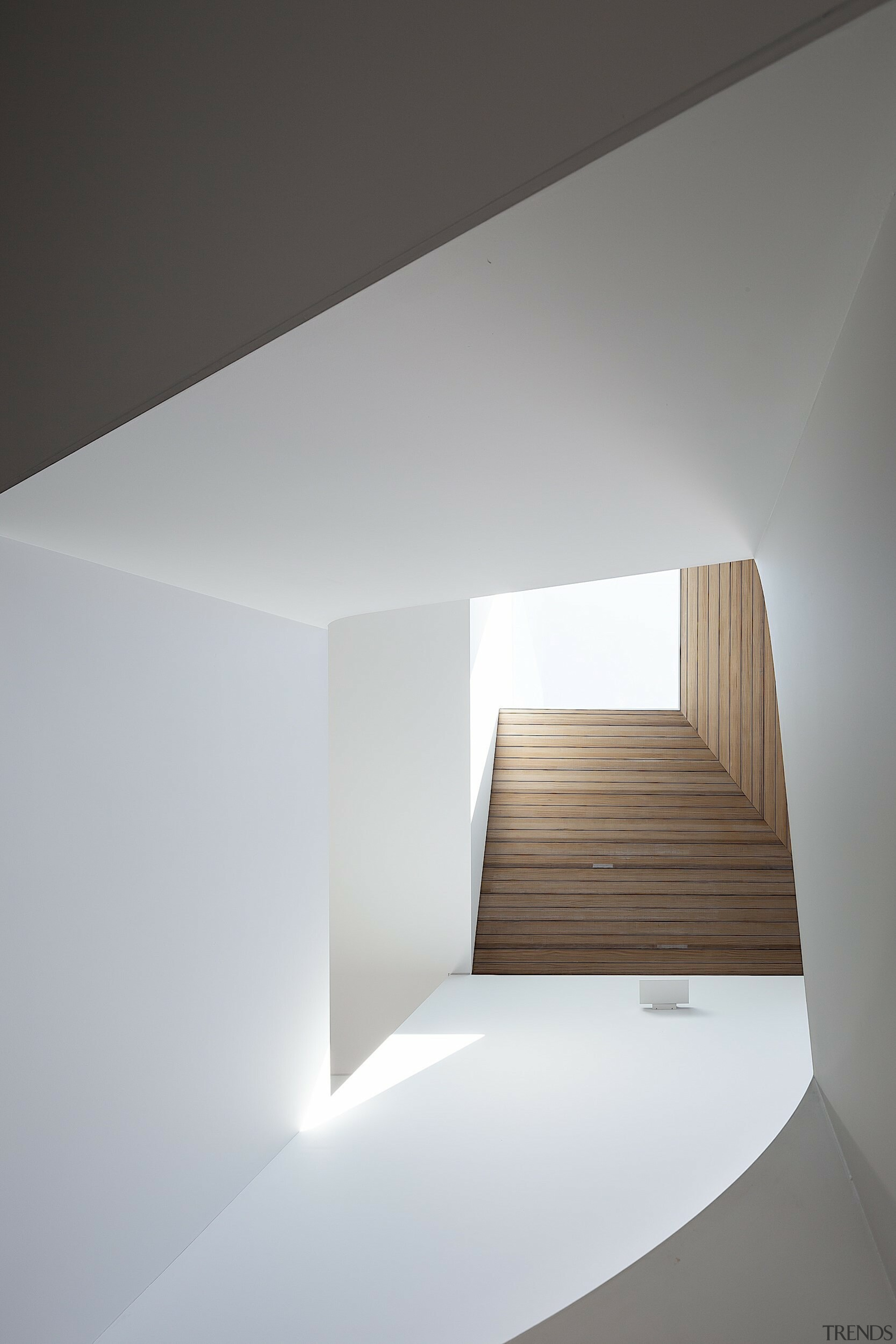 Stairway meet lightwell.&nbsp; - Treading lightly - 