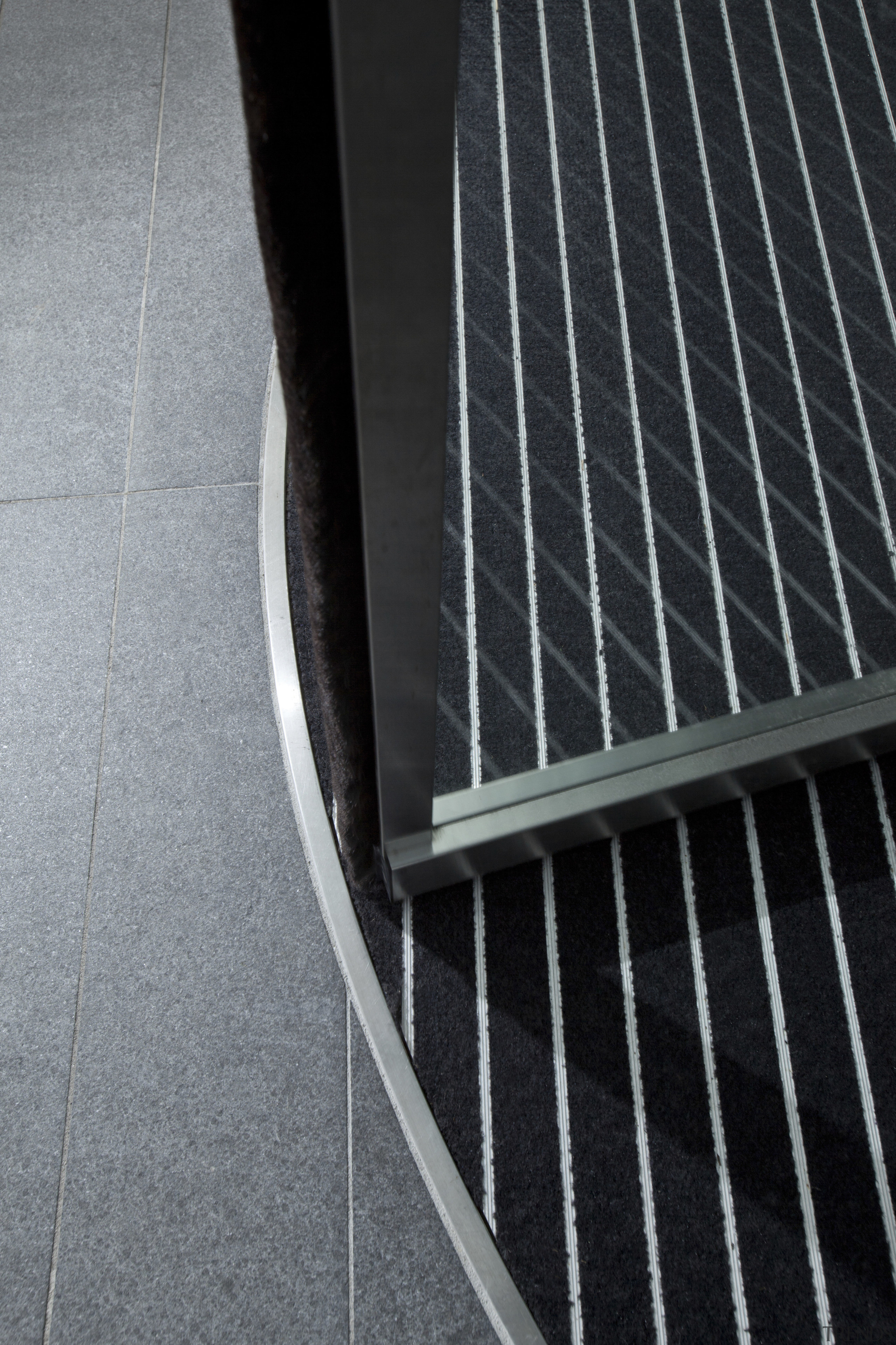 Novotel Auckland Airport uses ExtraTread Matts from Macintyre, angle, architecture, asphalt, daylighting, line, black, gray