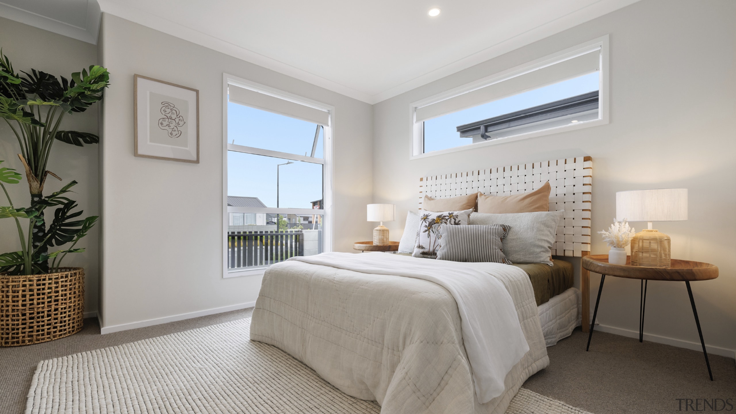 Ground floor bedroom with a space for everything. 