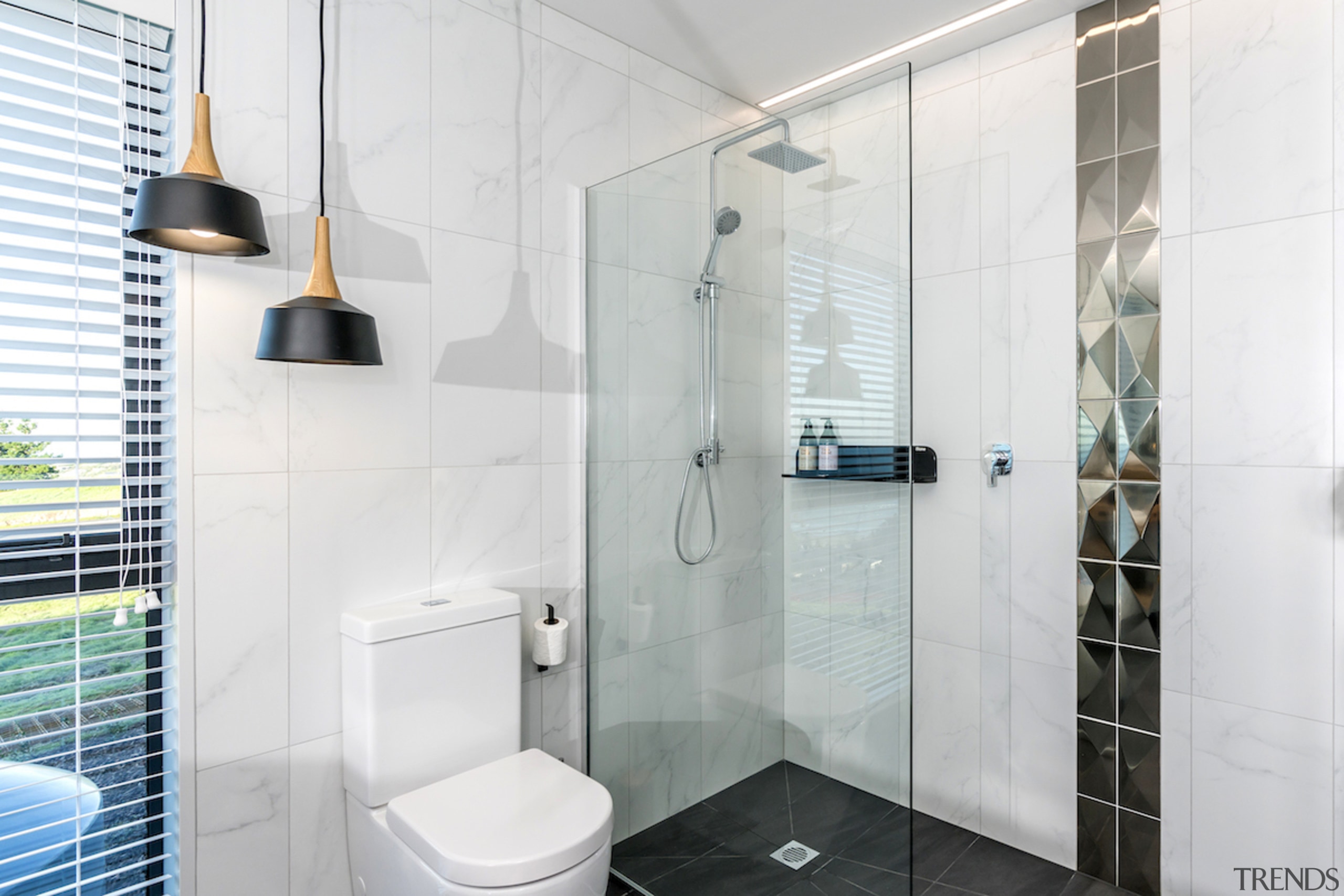 Bathroom in sustainable home by Hybrid Homes &amp; bathroom, interior design, plumbing fixture, room, tile, white