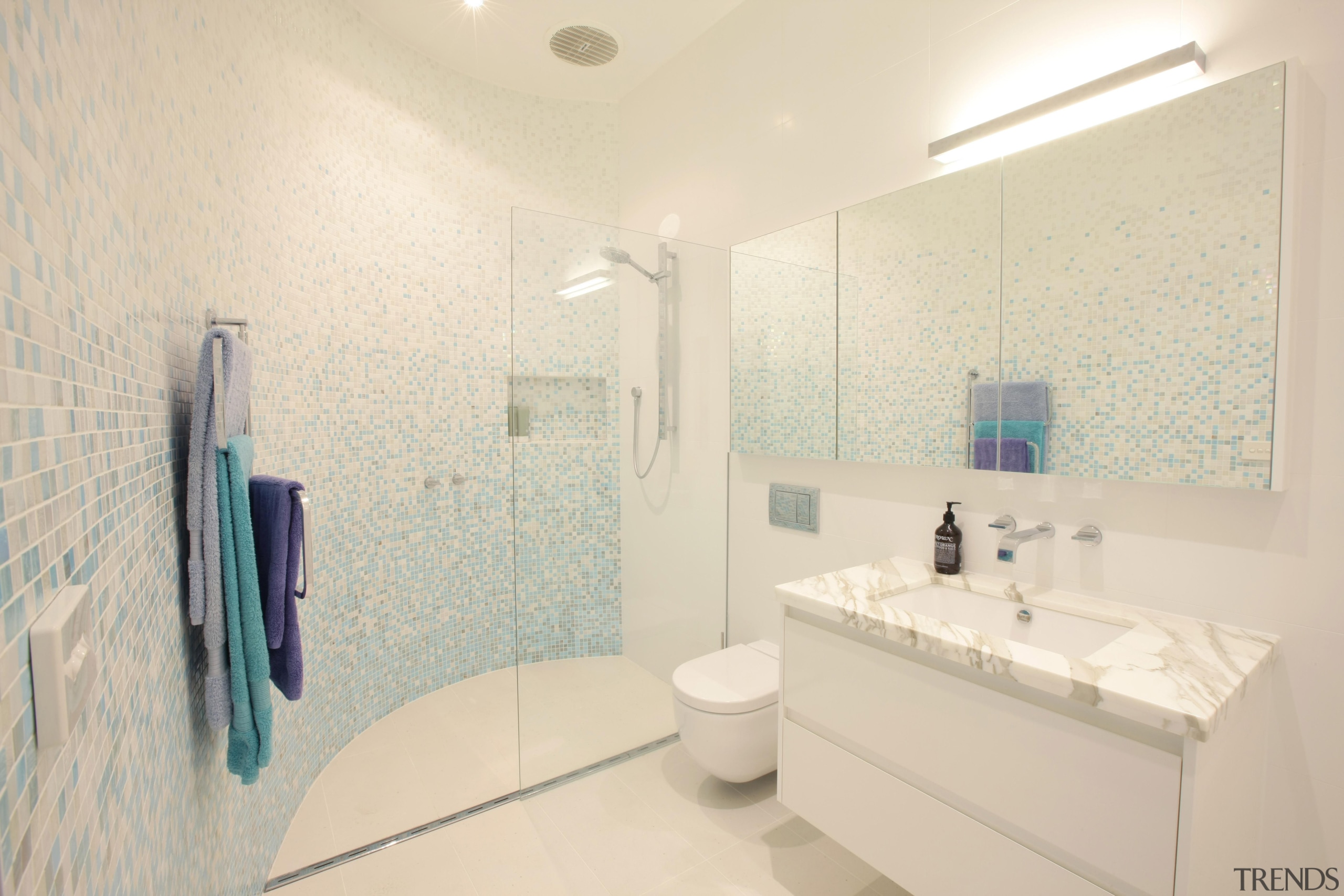 vicbathsmarterbathroomskitchens1.jpg - vicbathsmarterbathroomskitchens1.jpg - bathroom | daylighting | bathroom, daylighting, floor, home, interior design, property, real estate, room, sink, tile, wall, white