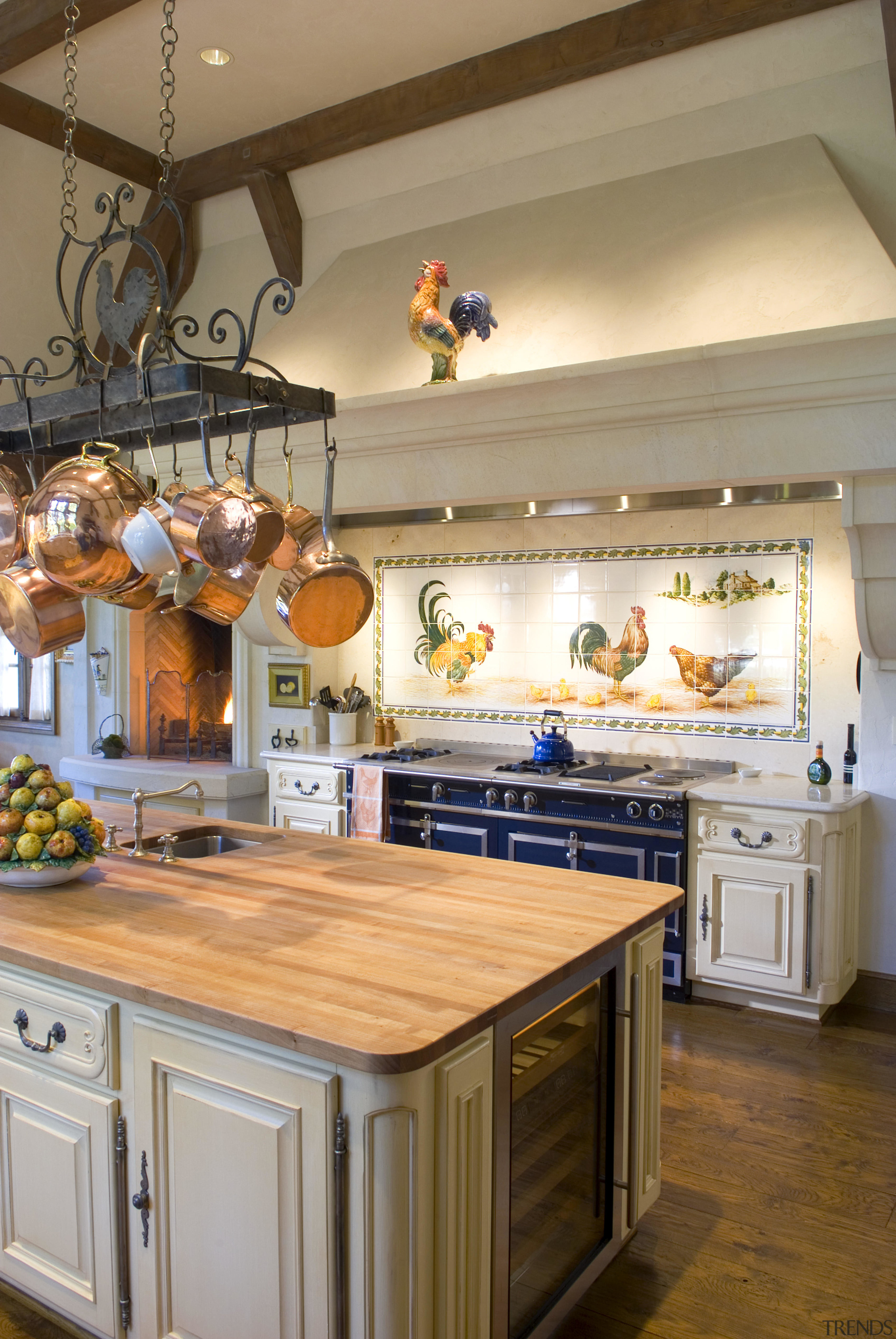 View of the Kitchen, rooster details, oak floor, cabinetry, ceiling, countertop, cuisine classique, hardwood, home, interior design, kitchen, room, brown, gray