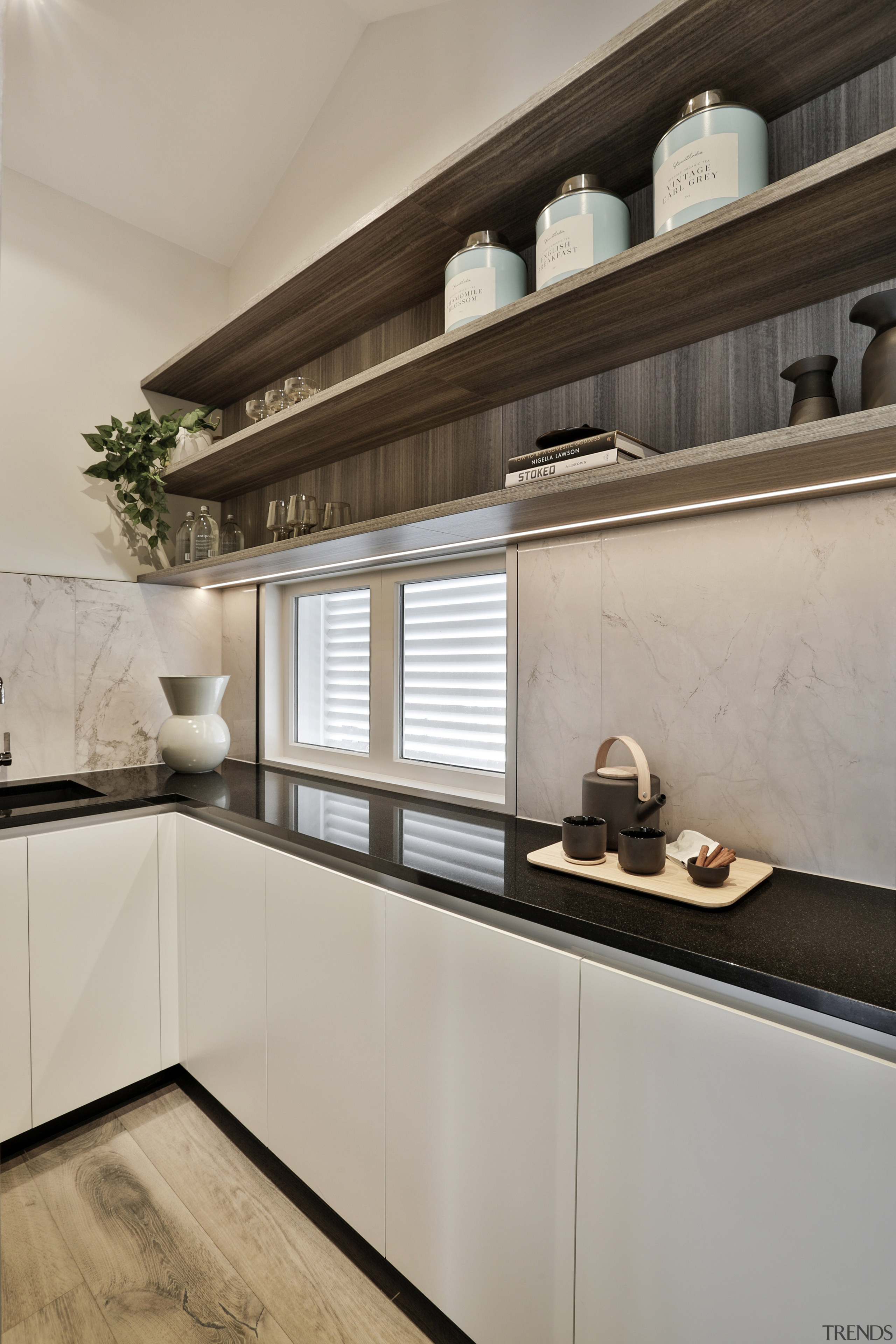 Internally, the window gives the appearance that it 