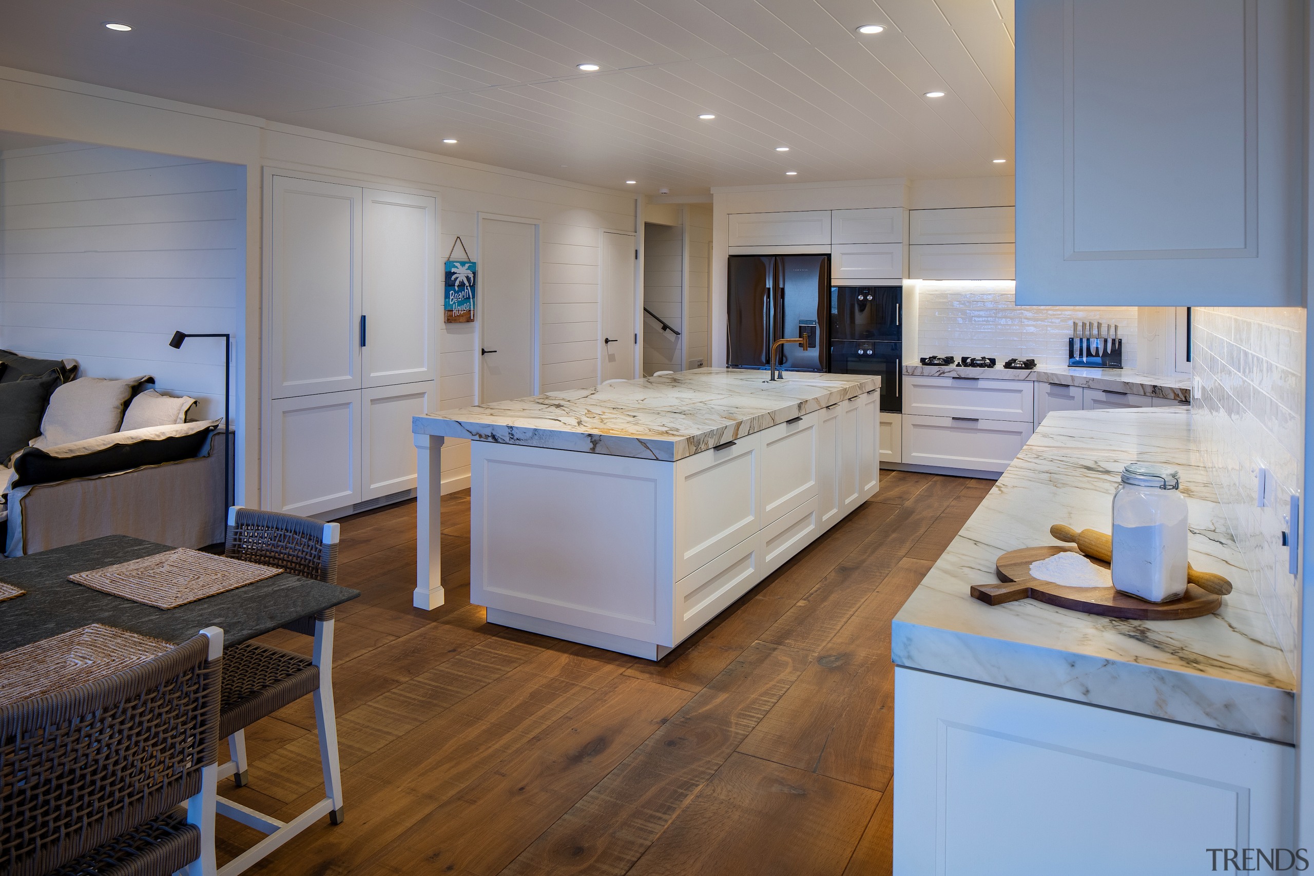 To achieve the desired Hampton style as requested, 