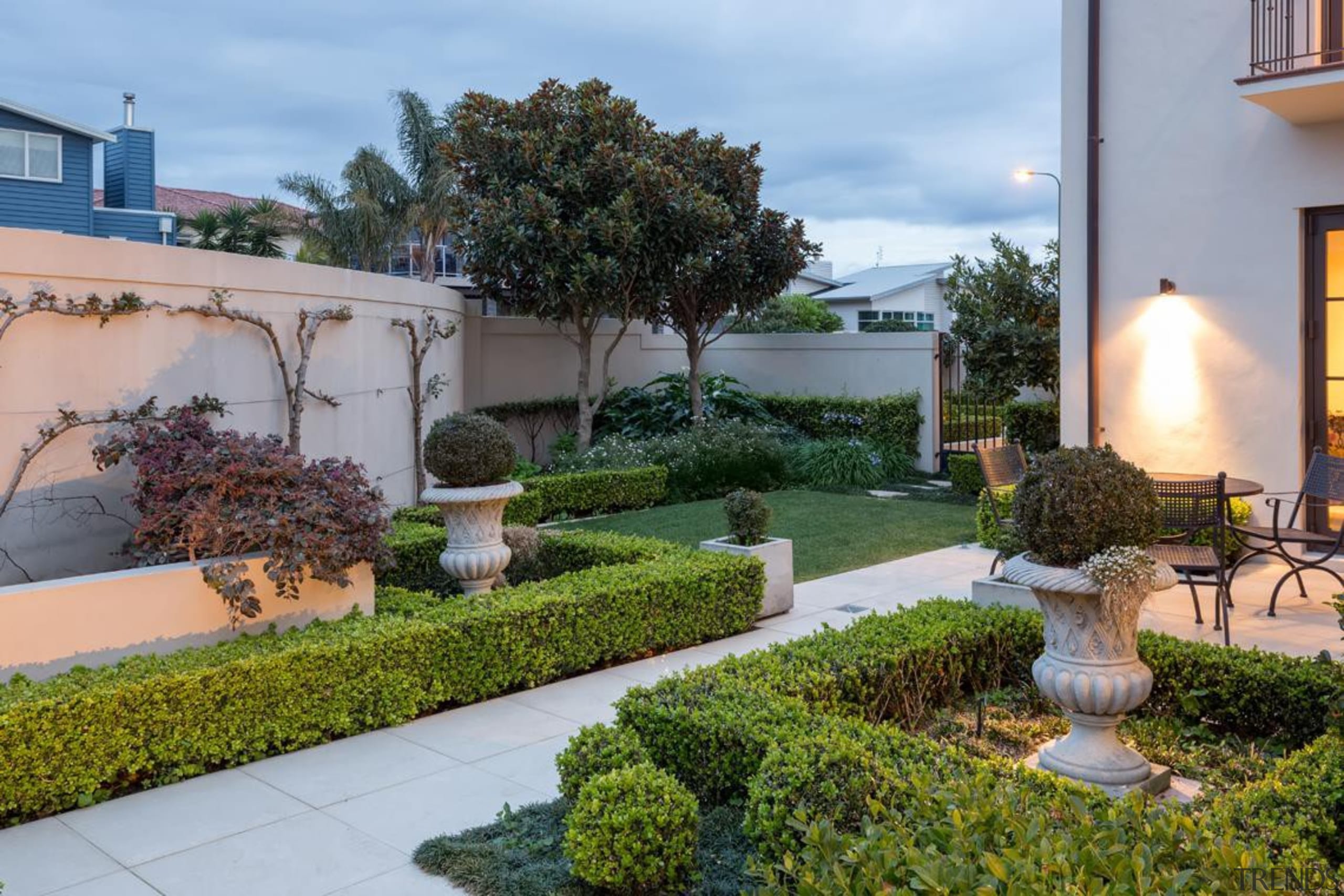 Mellons Bay 5 - backyard | courtyard | backyard, courtyard, estate, garden, home, houseplant, landscaping, outdoor structure, plant, property, real estate, yard, gray