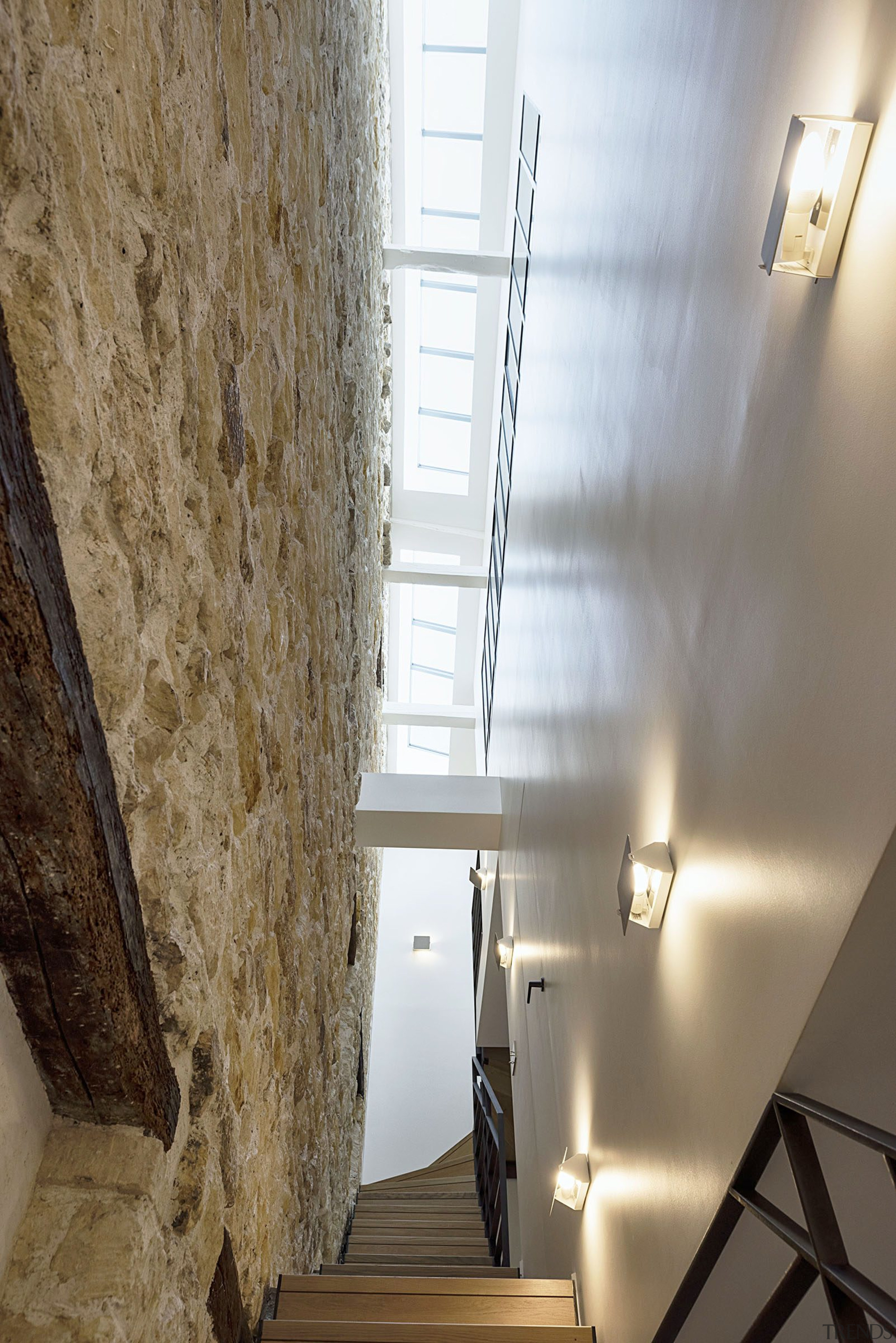 View of the fault of the staircase and architecture, building, ceiling, daylighting, floor, handrail, home, house, interior design, loft, property, real estate, room, stairs, wall, wood, brown