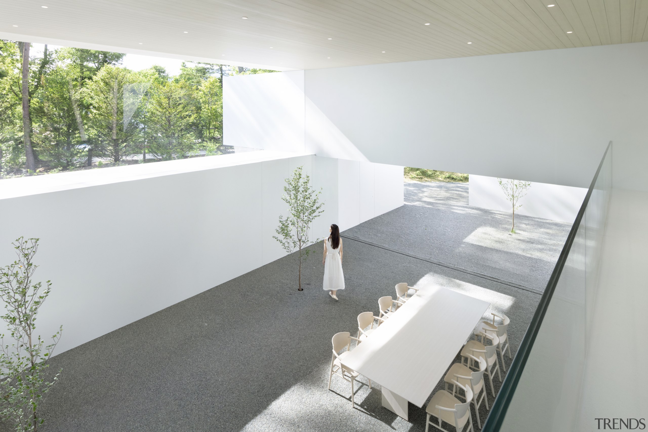 The guest house is made up of four stacked “tunnels” covered with 