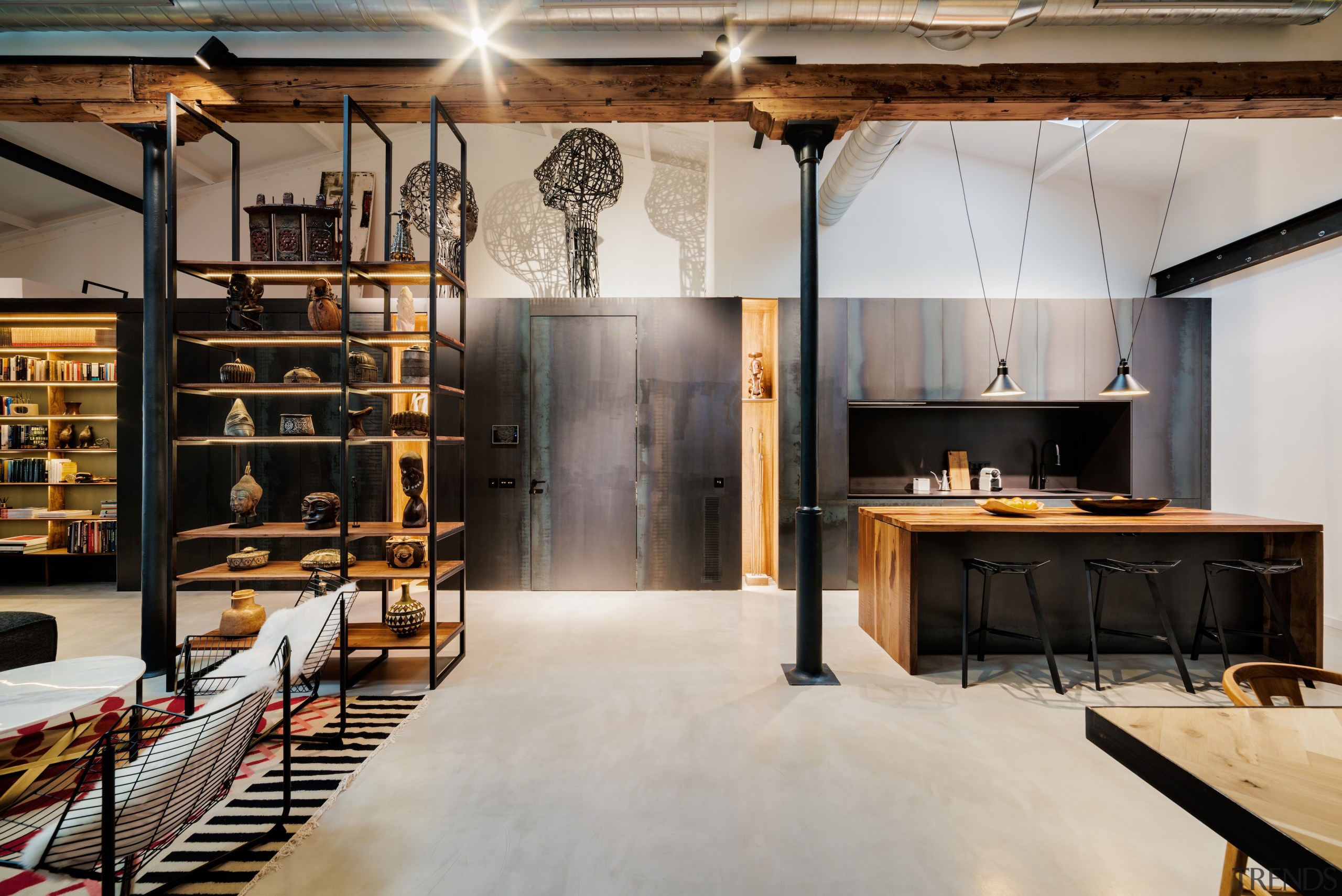 The materials used follow the industrial premise – 