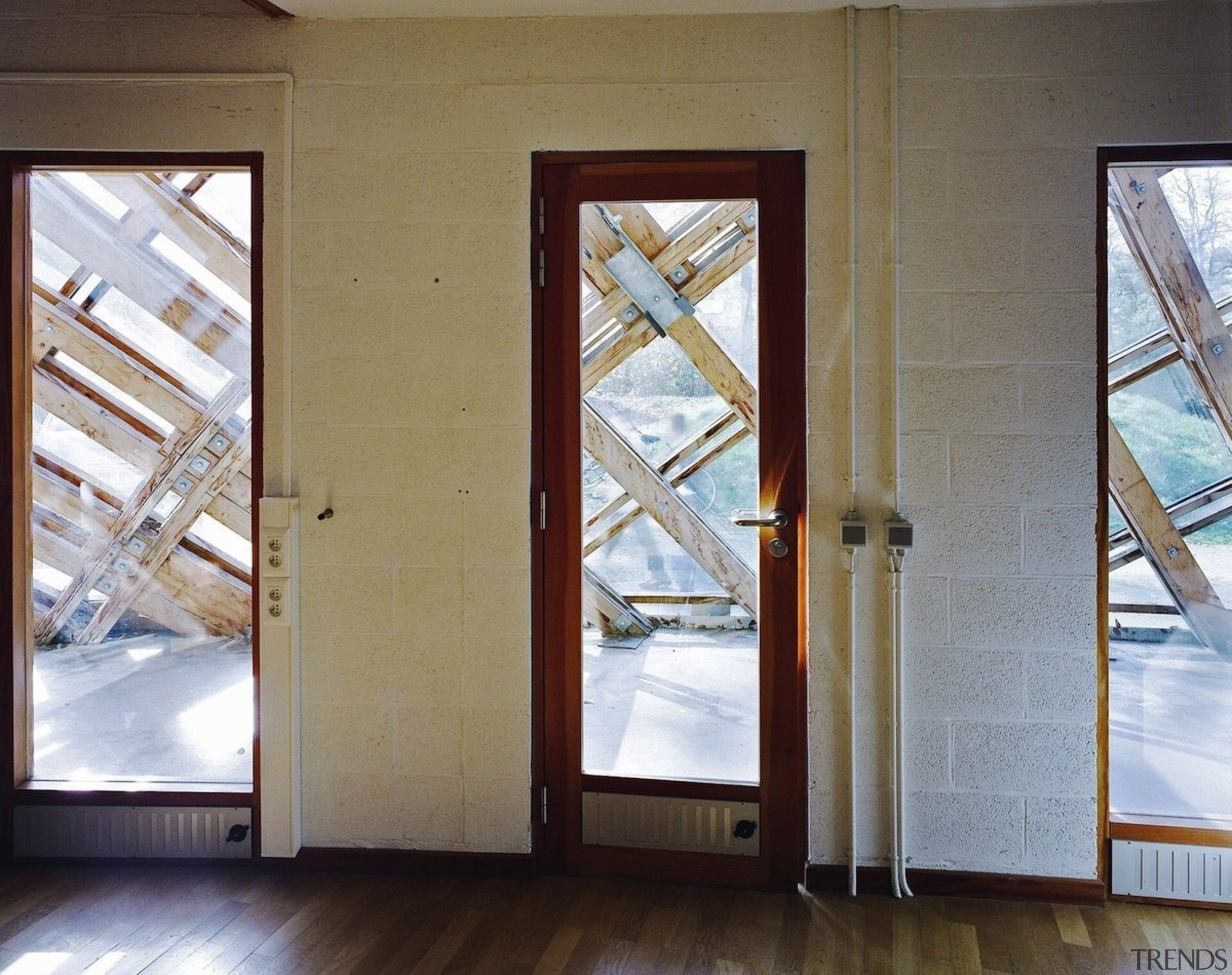 Forestry Branch – Marche-en-Famenne - Forestry Branch – daylighting, door, floor, glass, home, window, gray, brown