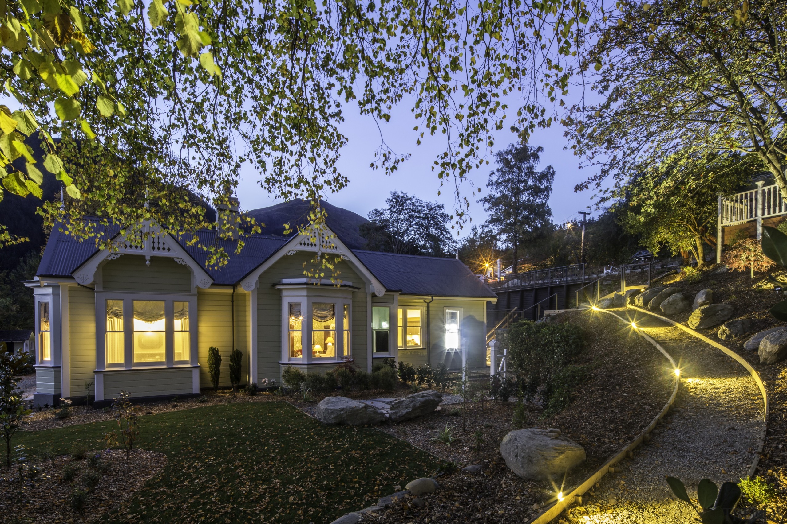 Hulbert House, Queenstown, New Zealand - architecture | architecture, building, cottage, estate, facade, farmhouse, grass, home, house, landscape, landscape lighting, light, lighting, mansion, night, plant, property, real estate, residential area, roof, siding, sky, suburb, sunlight, tree, yard, black