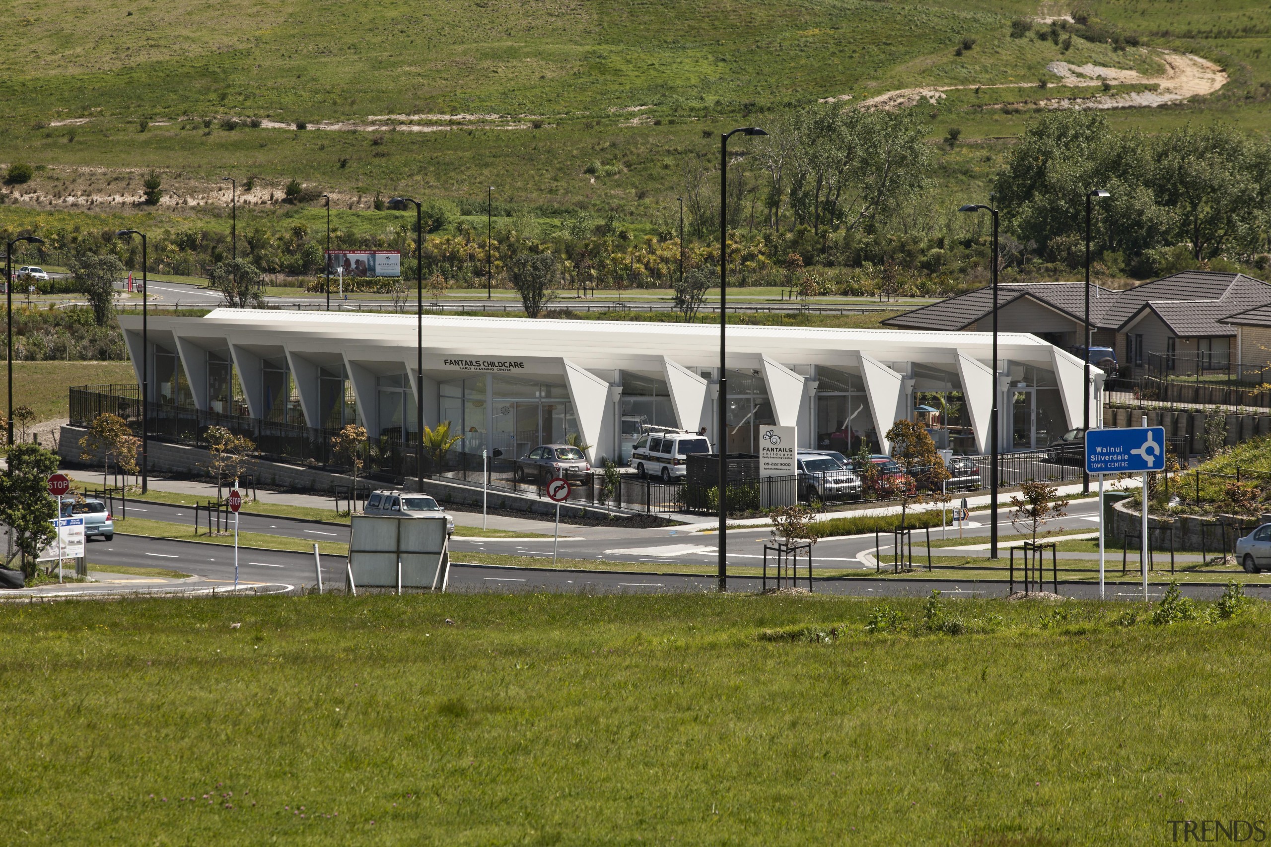 Birdseye showing sectional form - p0082topshots_9.jpg - structure structure, transport, vehicle, brown