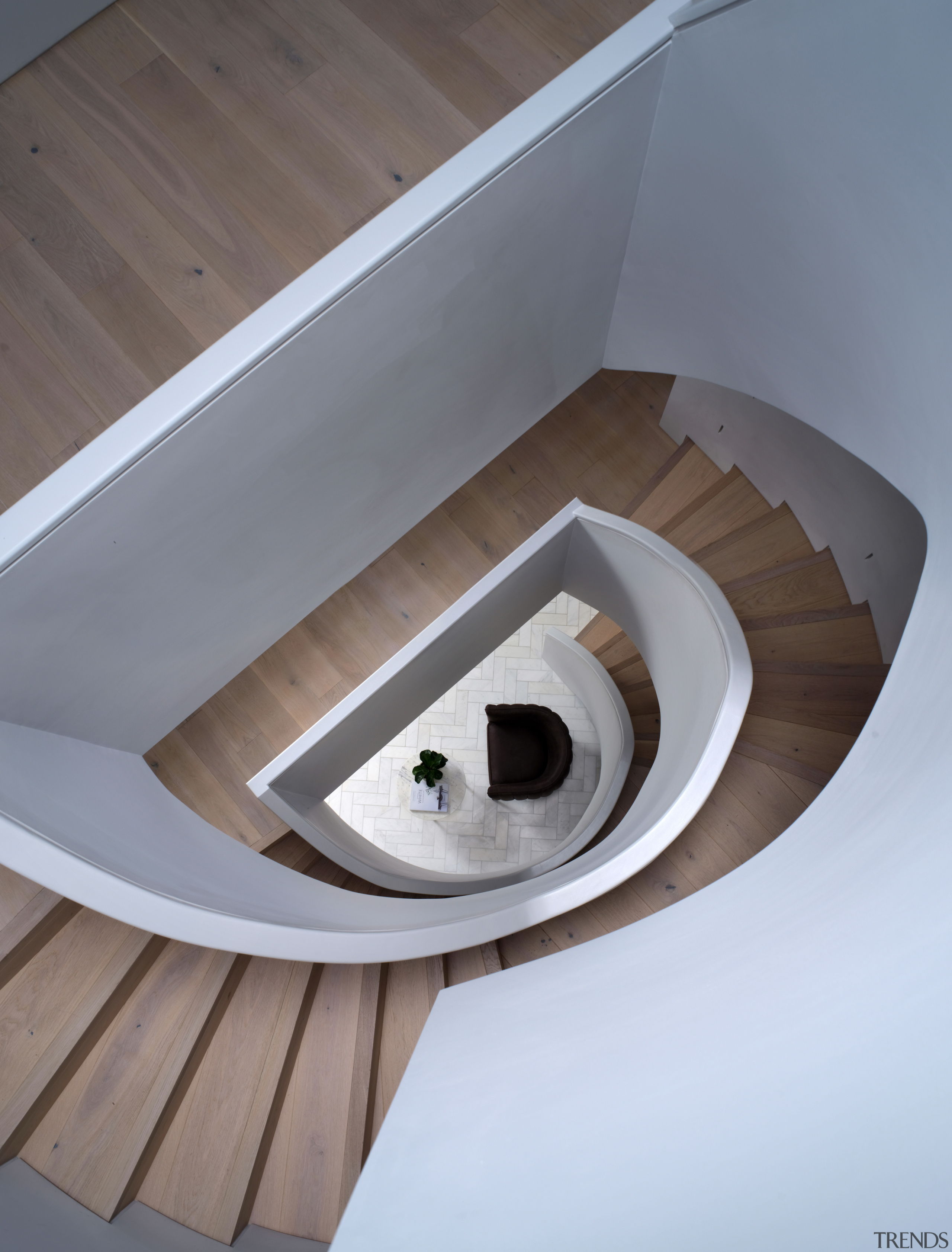 The sculptural stairs seen from on high. - 