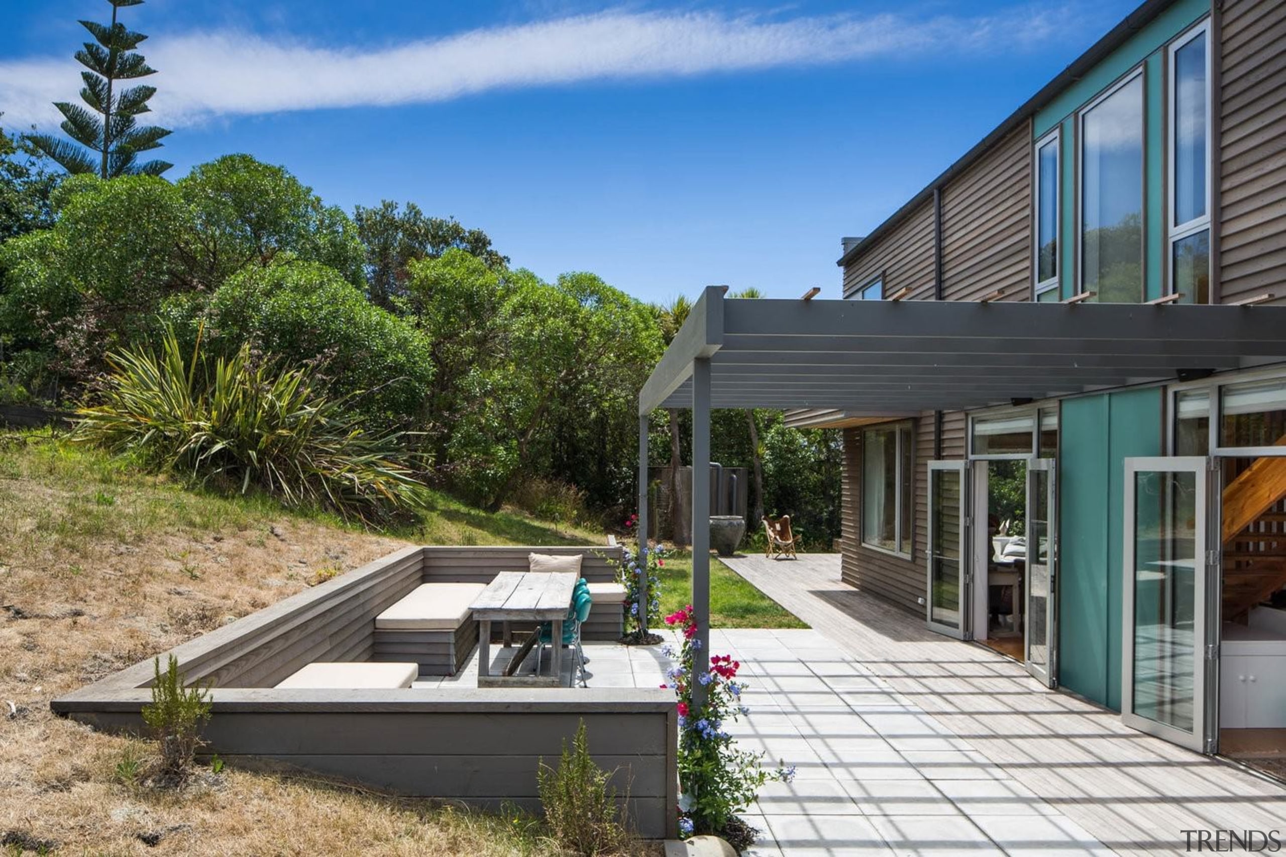 Architect: Parsonson ArchitectsPhotography by Paul McCredie architecture, backyard, cottage, estate, home, house, property, real estate, residential area, yard