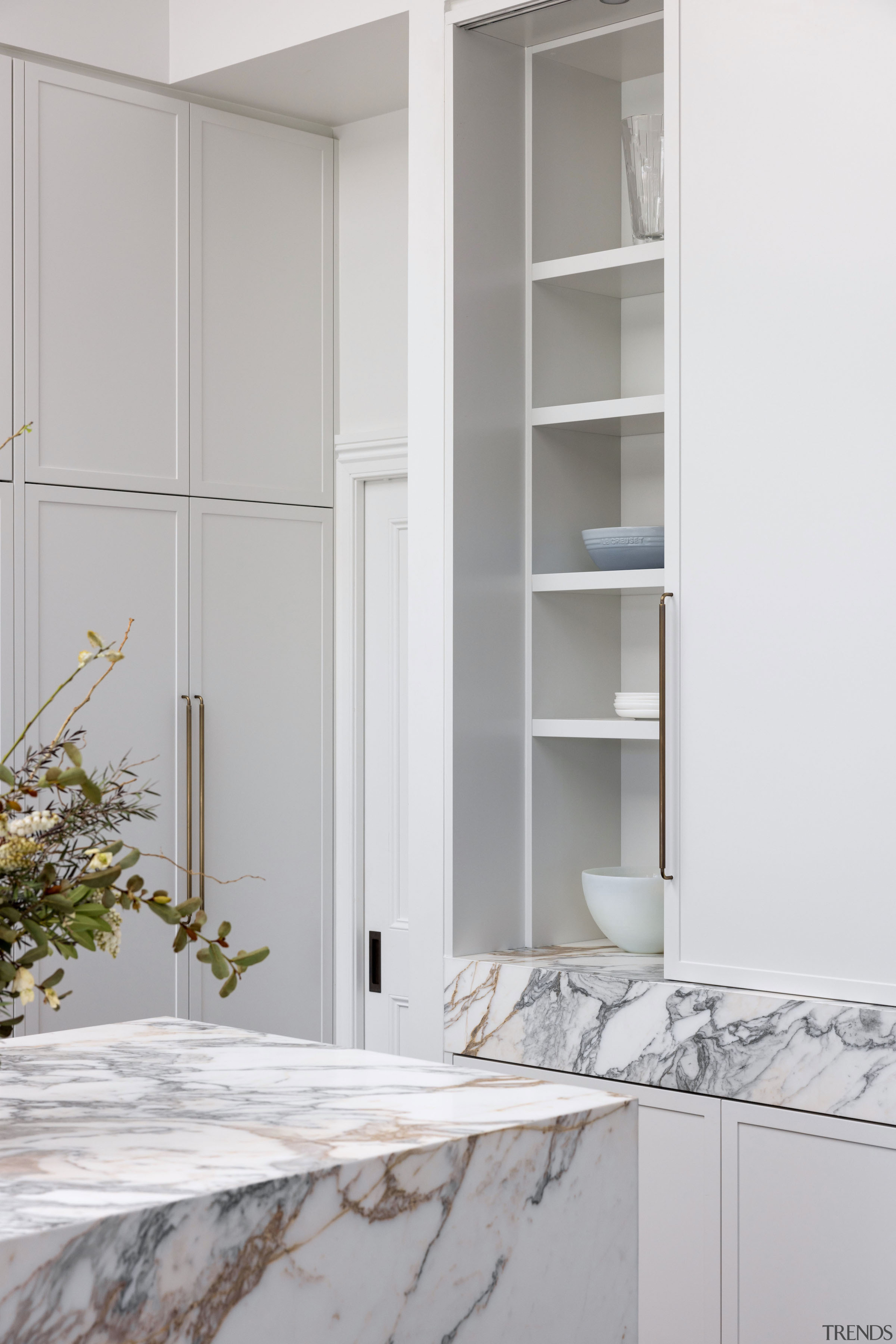 The side unit mimics a traditional crockery hutch 