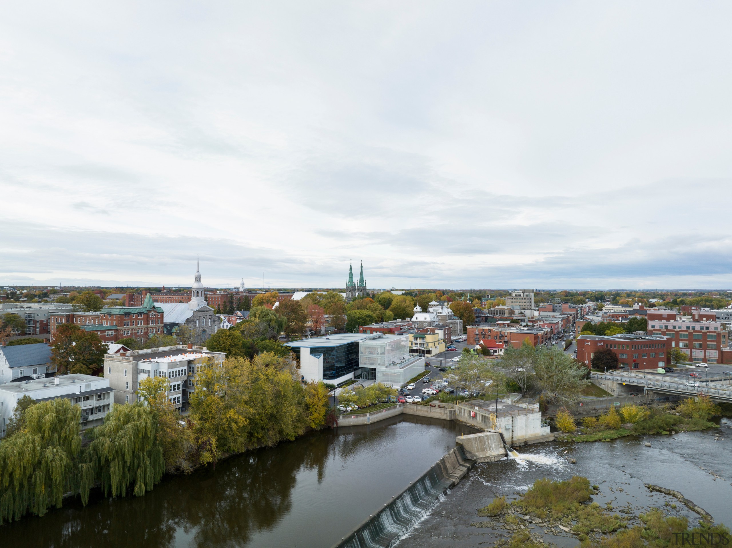 Bordering the Yamaska River and the Barsalou Bridge, 