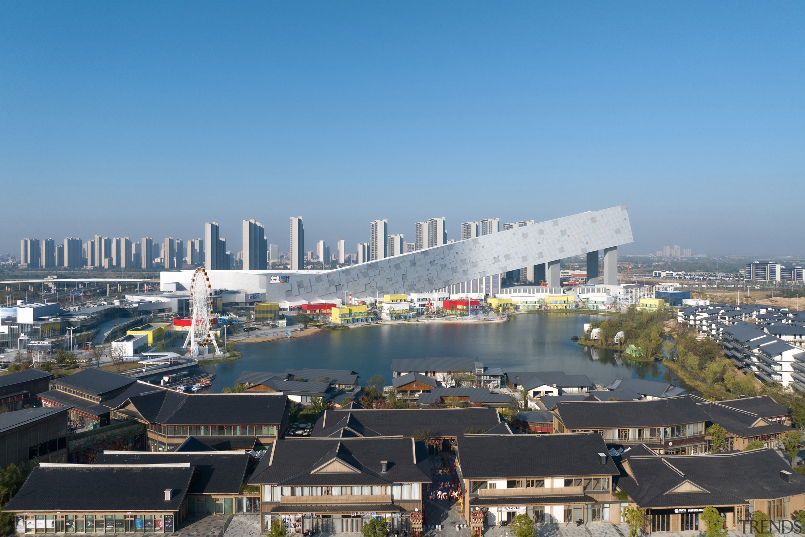 The big picture – the complex sits well 