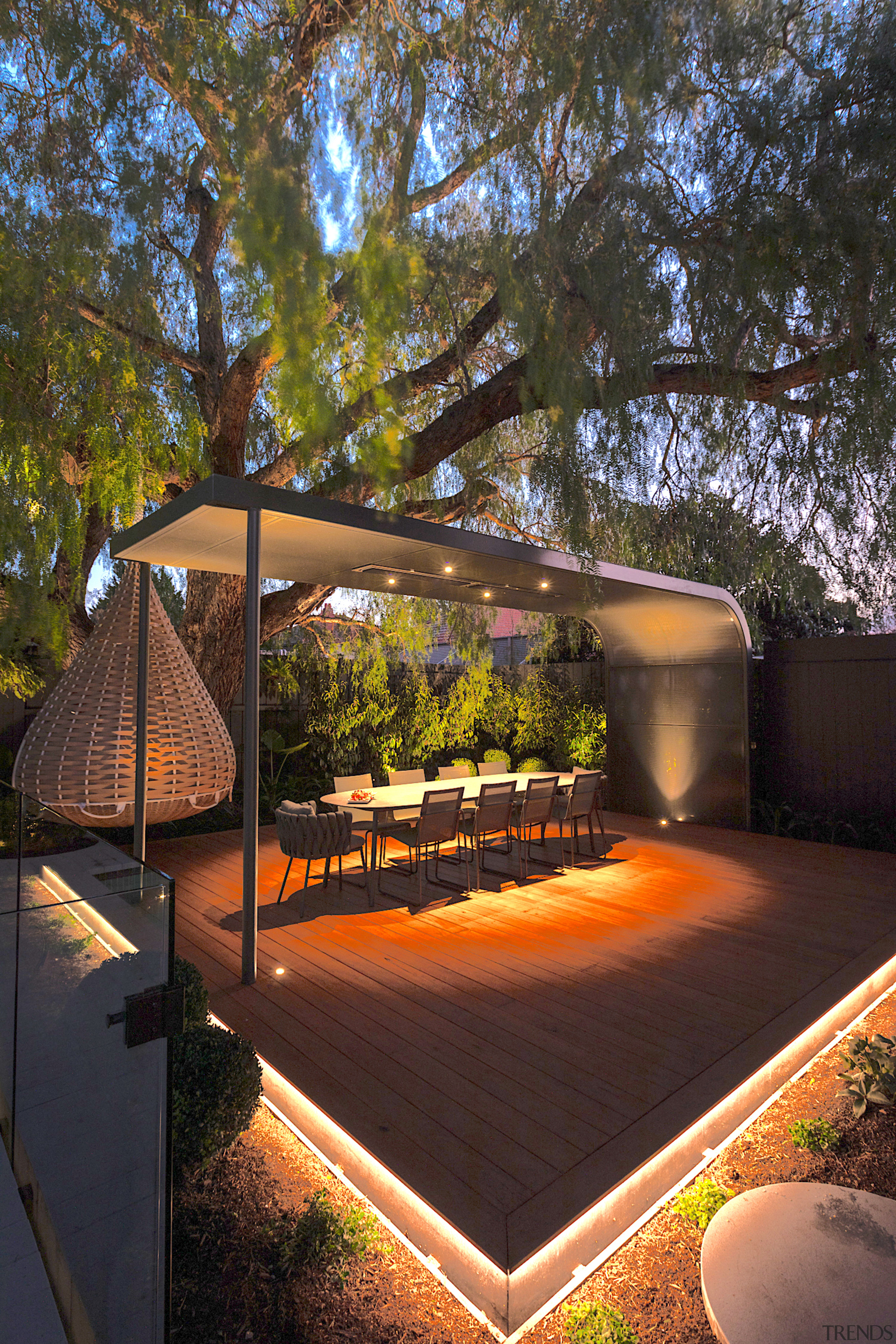 Al fresco dining at night. - Under the 