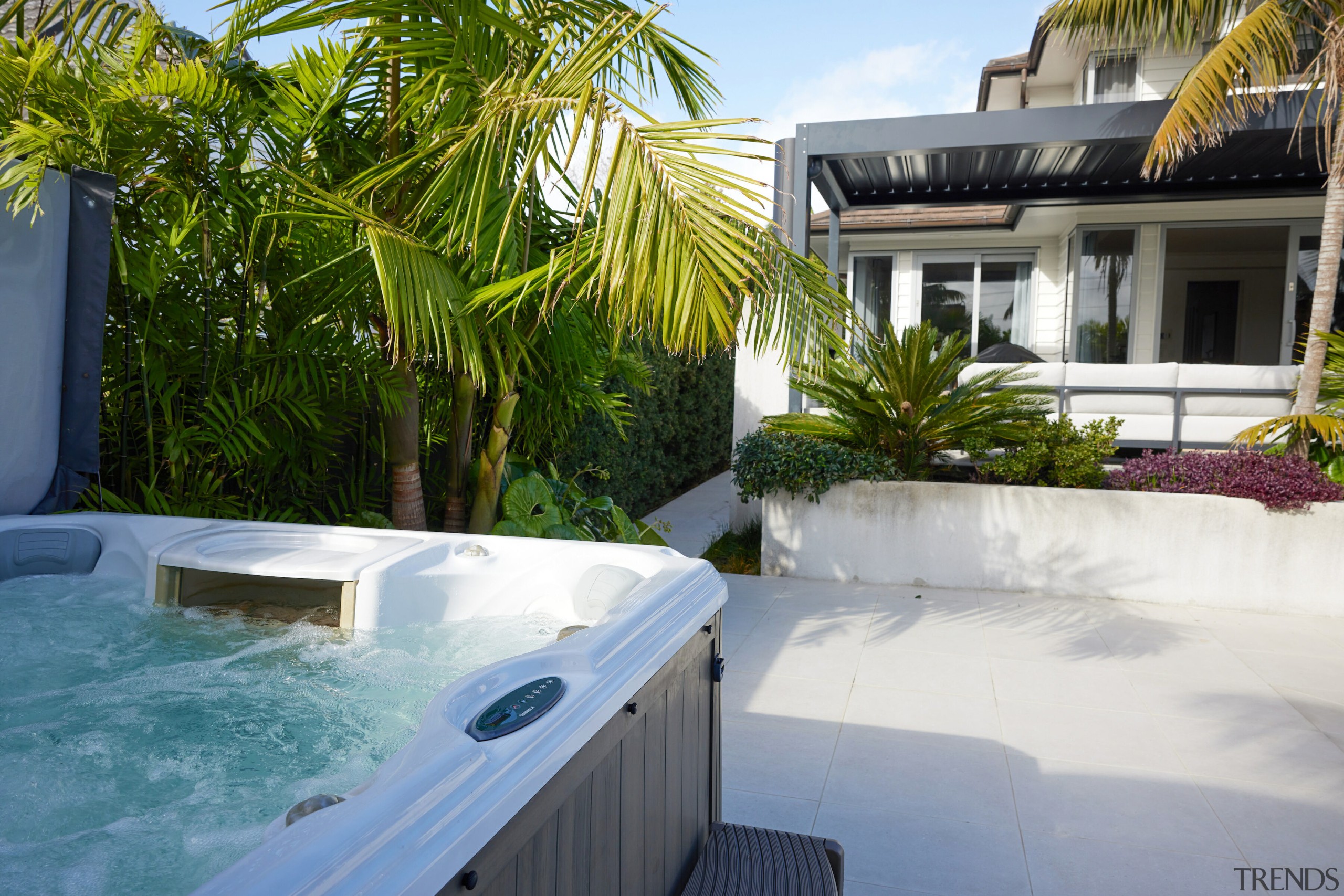 Spa with natural shading. - Tropical serenity - 