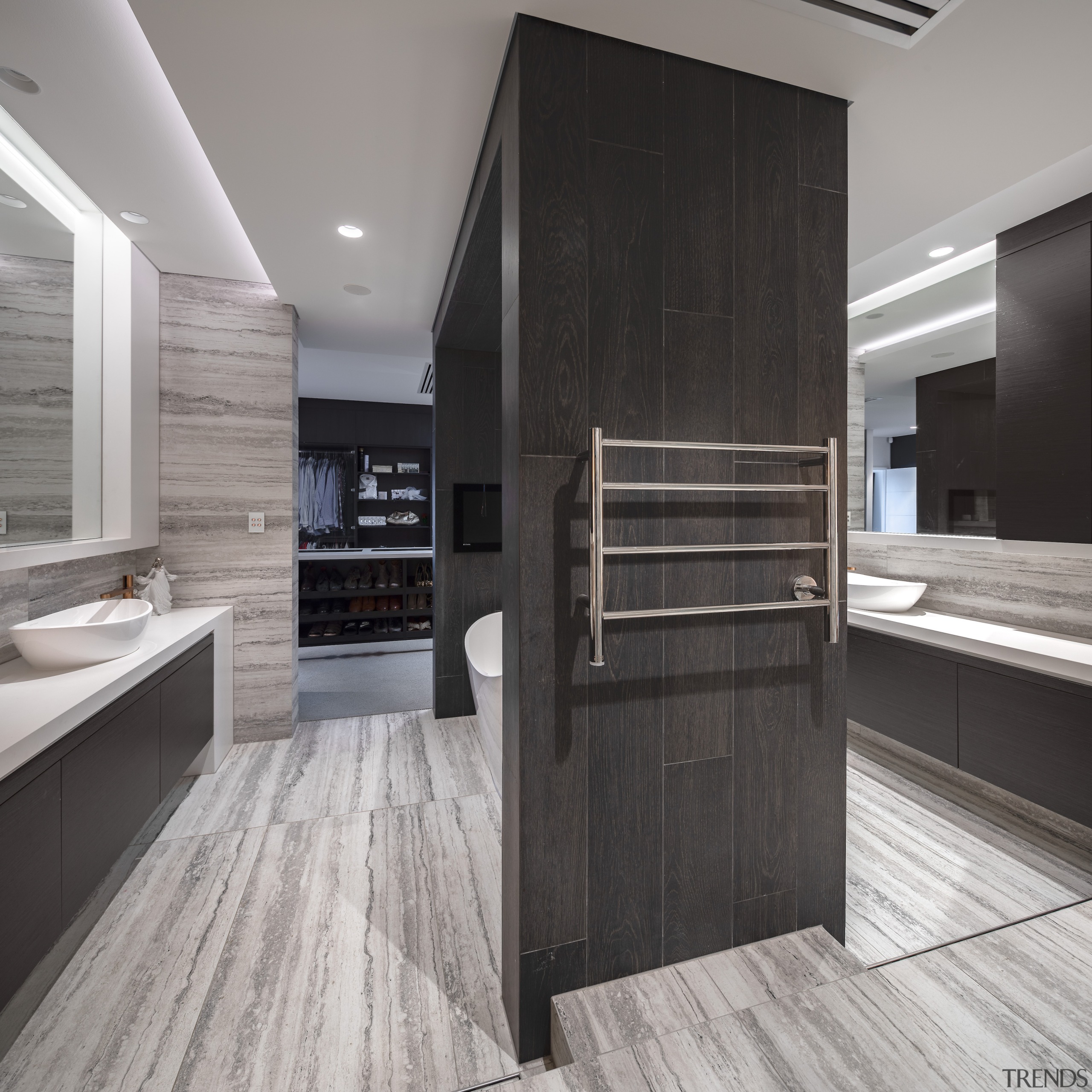 Master ensuite with WIR behind. - Rising to 