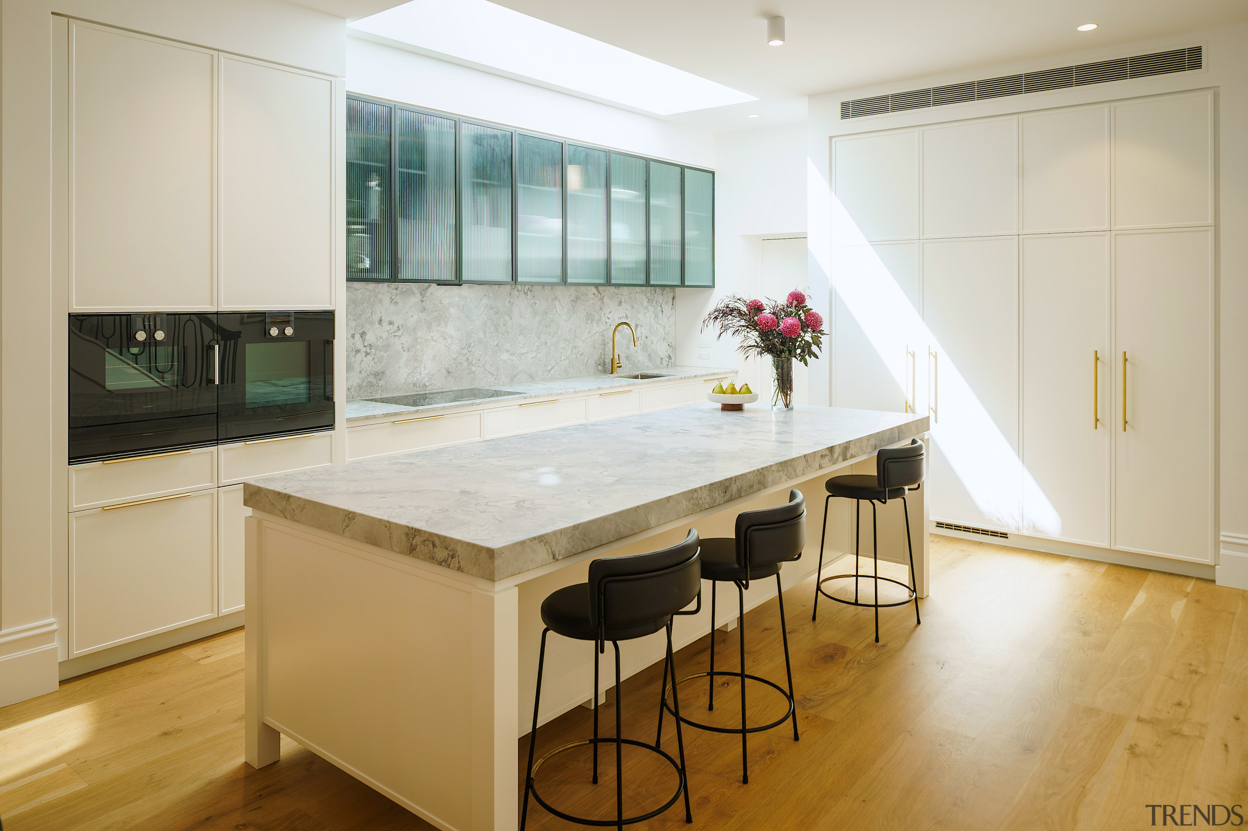 Super White quartzite features in the indoor and 