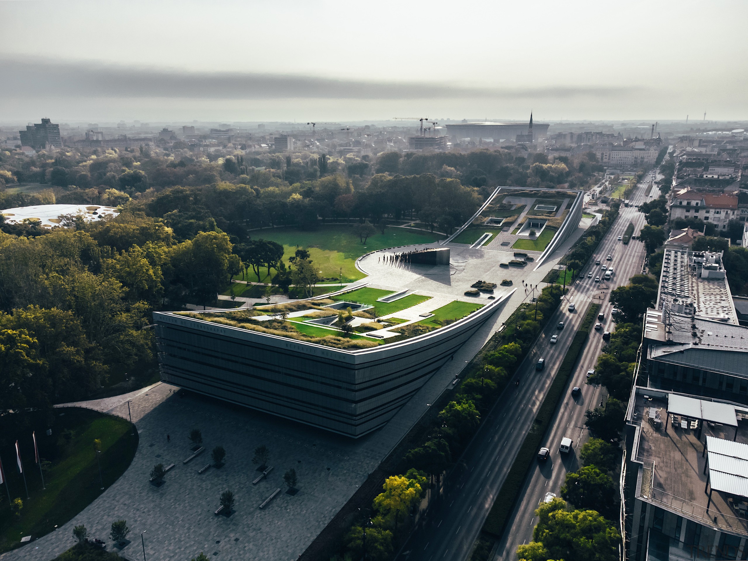 The gently curving lines enable the building to 