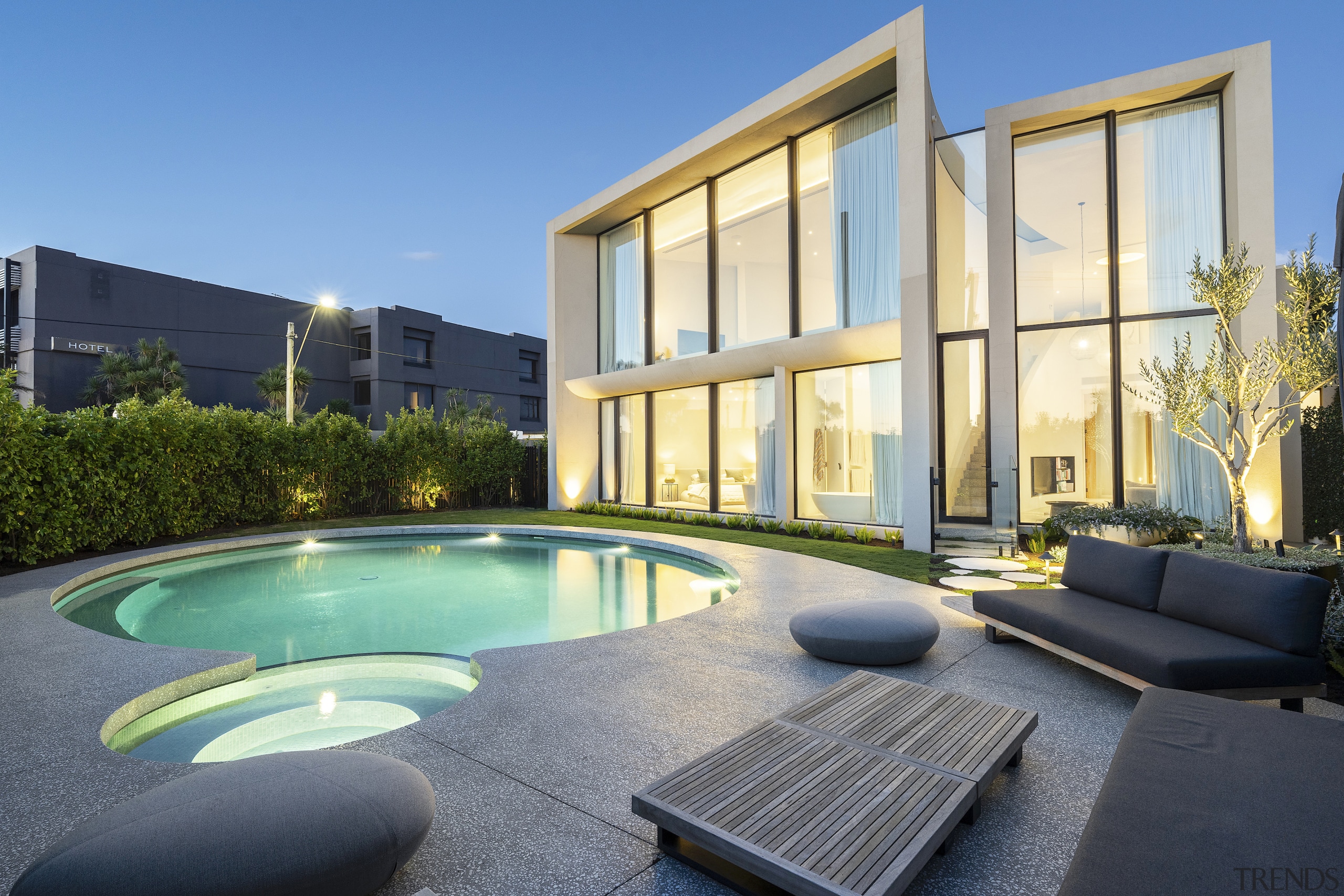 The massive 10m x 7.5m circular pool serves 