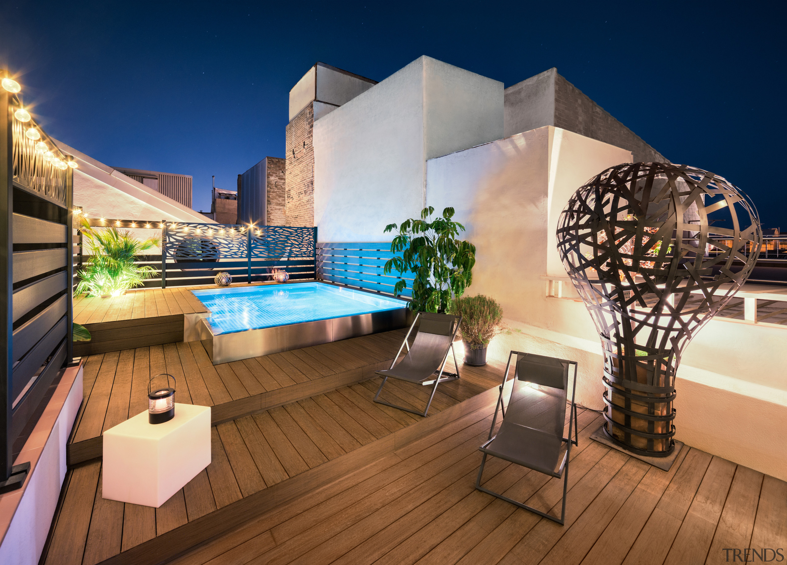 The roof terrace was completely renovated, synthetic outdoor 