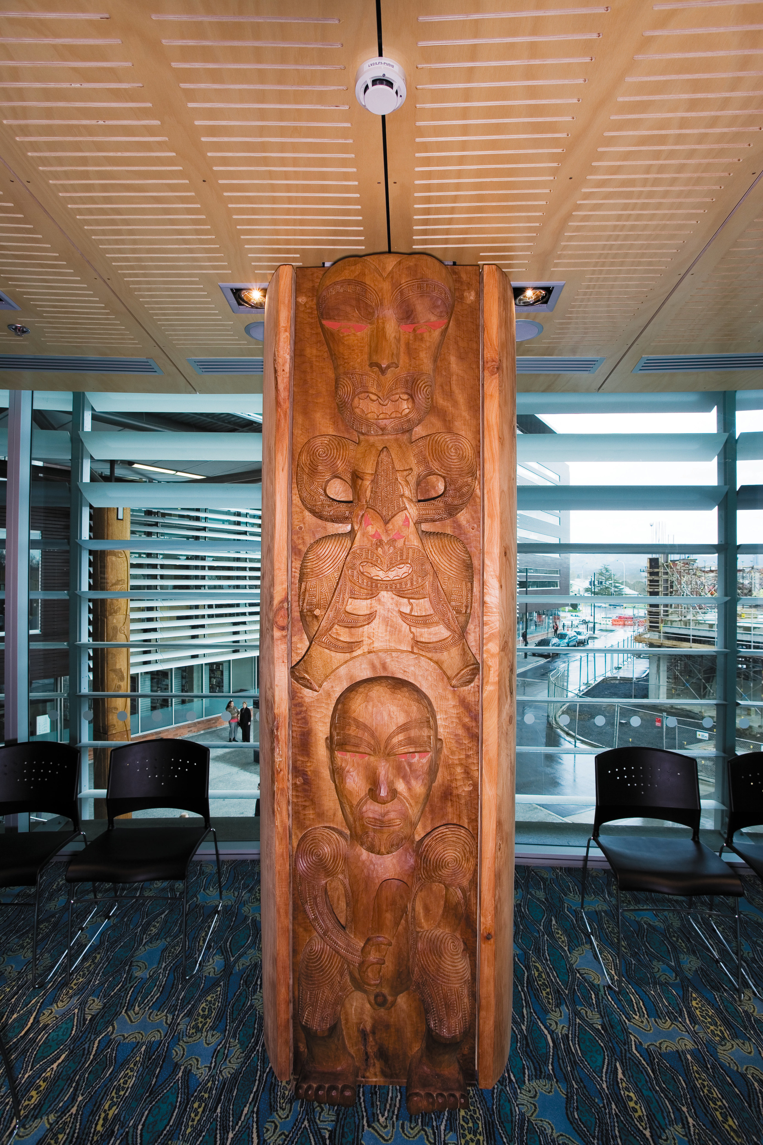 A view of a Maori carving. - A art, carving, wood