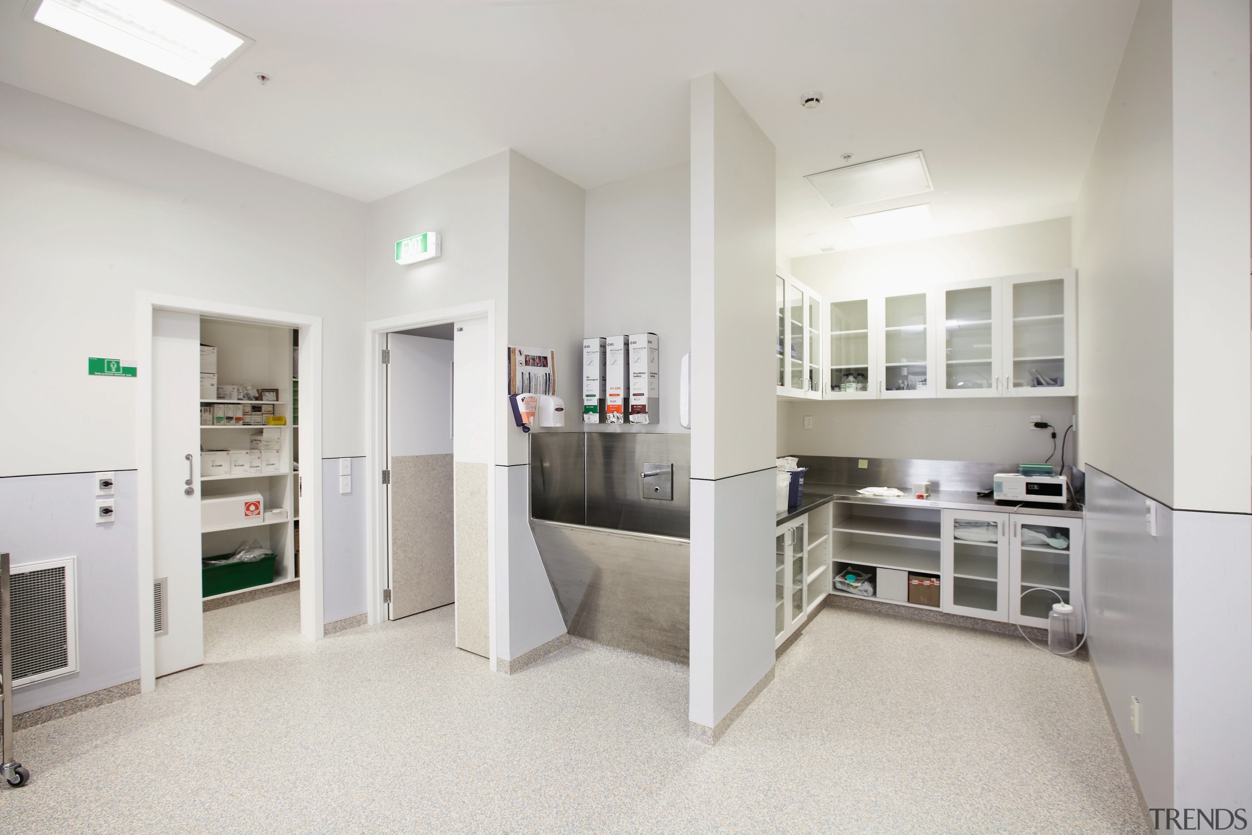 The sterlie operating theatre and recovery room dictated floor, interior design, kitchen, real estate, gray